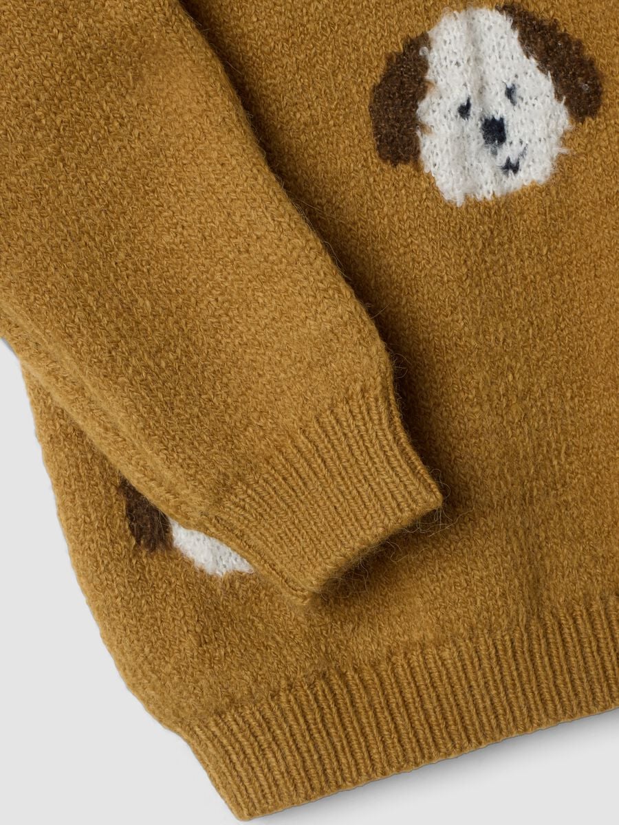 Maglione marrone girocollo jacquard con cagnolini_3
