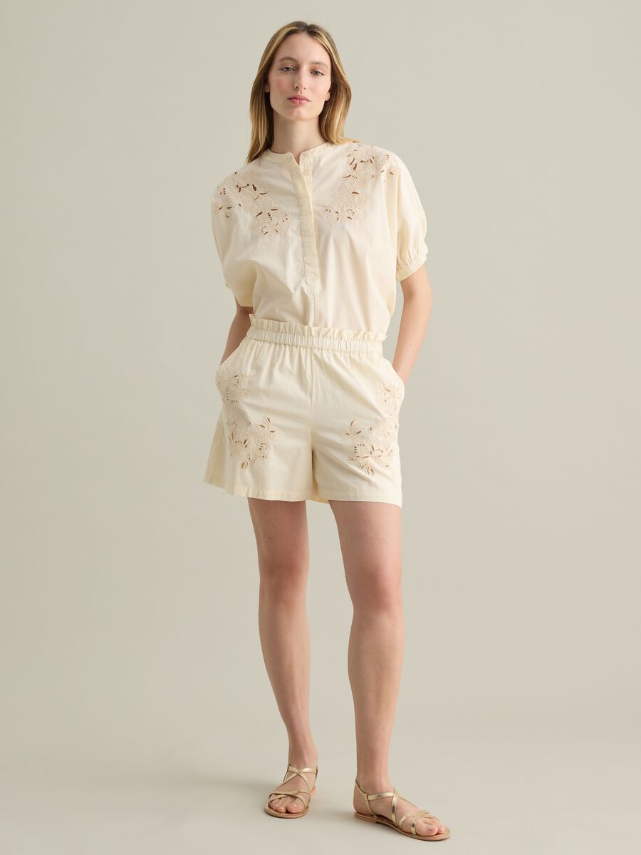 Bermuda shorts with floral embroidery in cotton_0