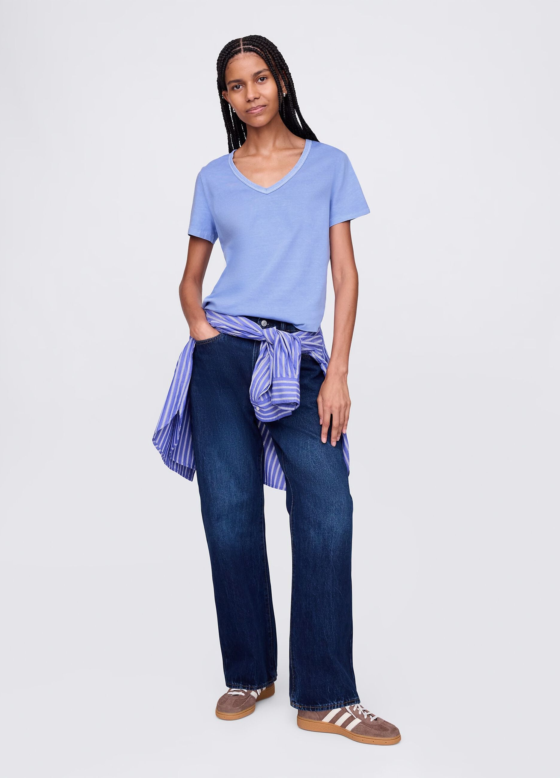 Light blue T-shirt with short sleeves