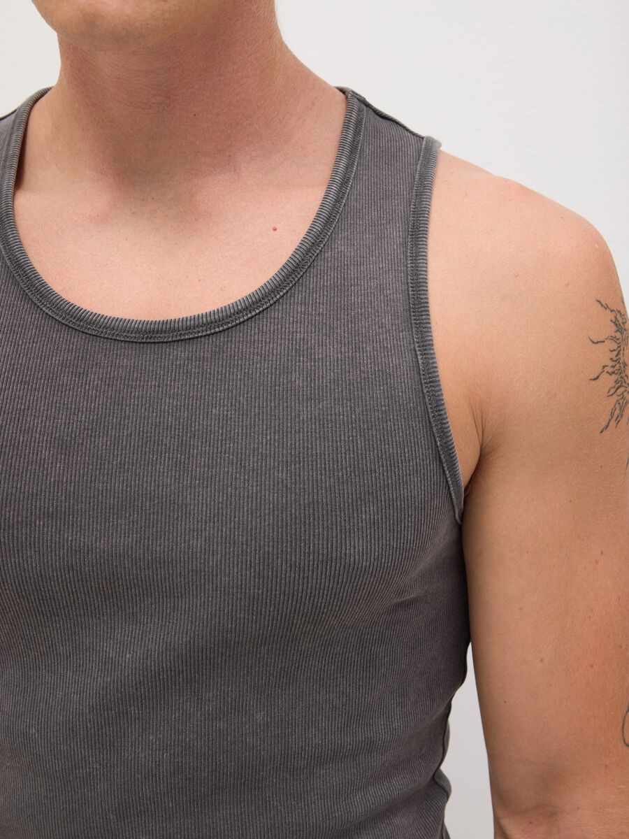 Men's grey fitted stretch cotton tank top_2