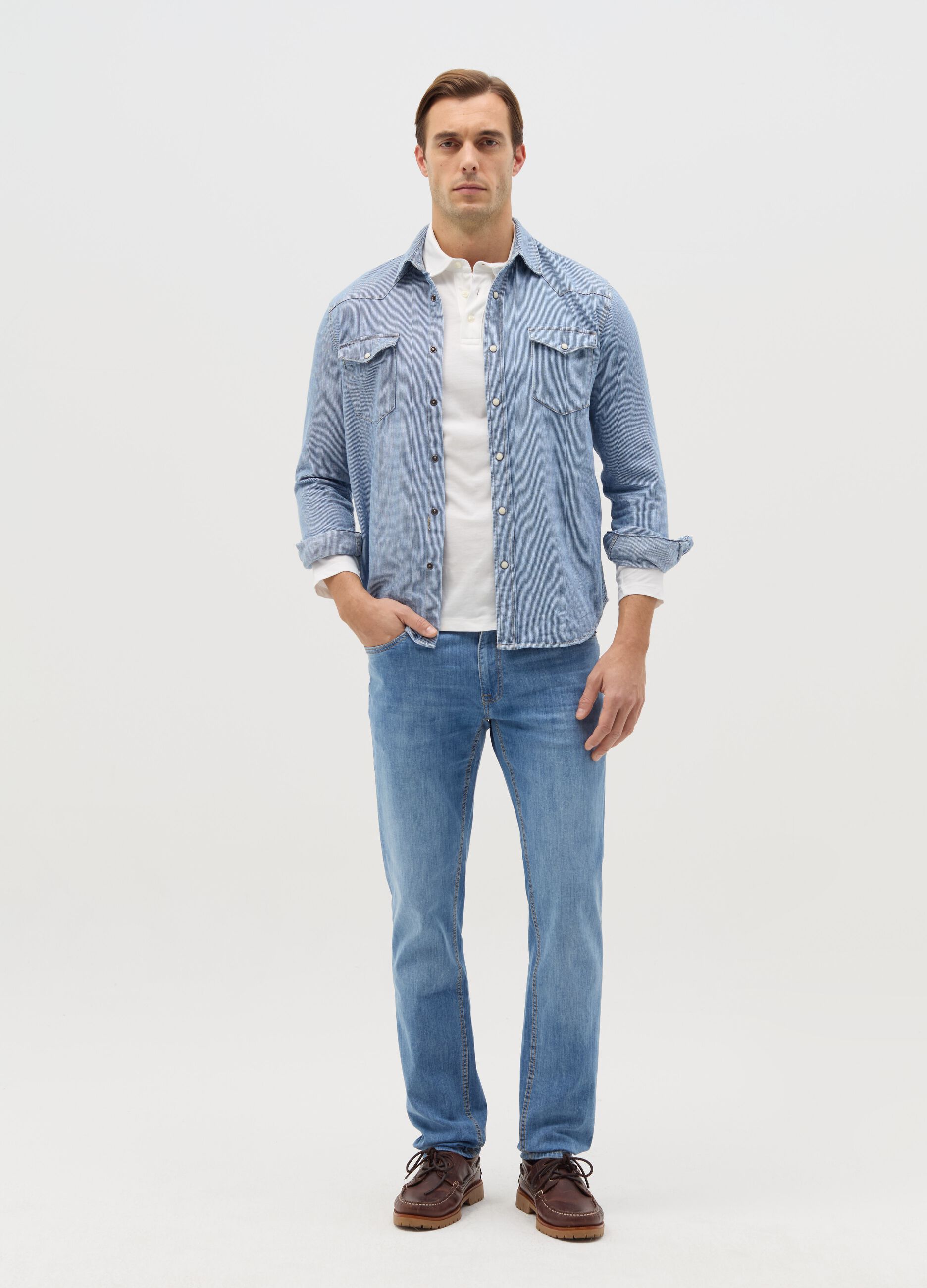 Slim-fit jeans with five pockets
