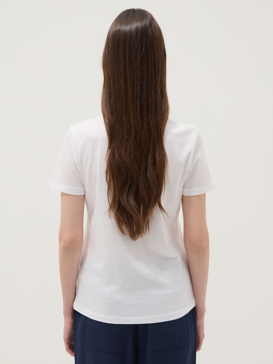 T-shirt bianca in puro cotone con stampa floreale_3