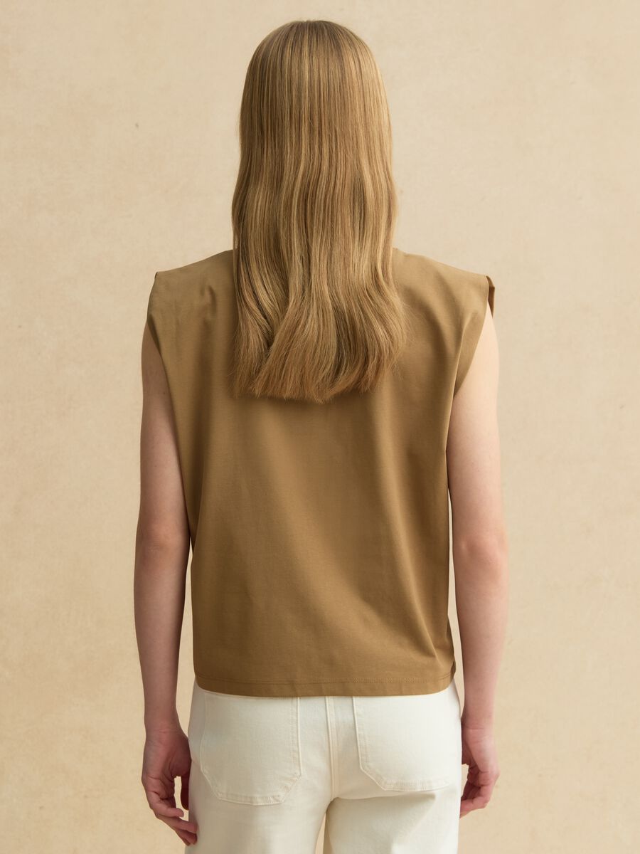 T-shirt senza maniche in misto cotone marrone regular fit con ricami_3