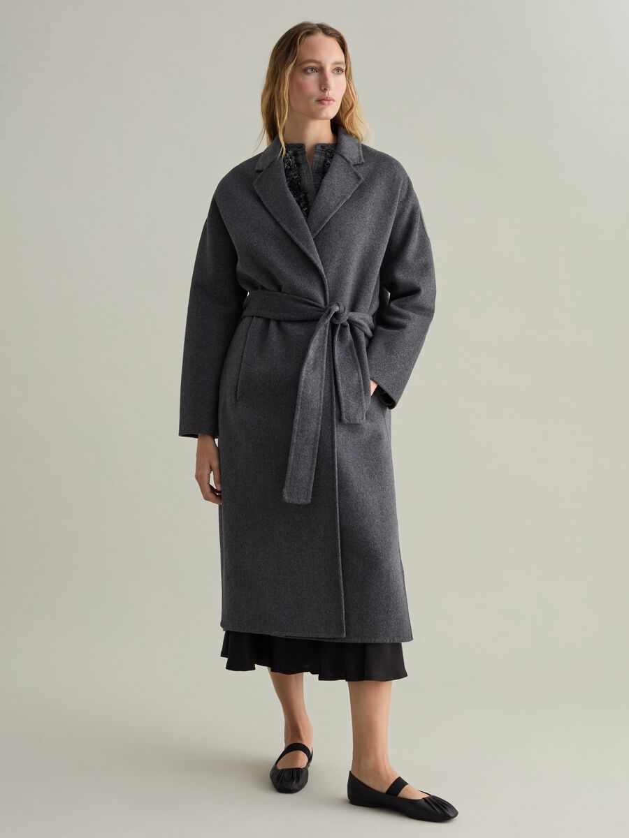 Contemporary long coat with belt_0