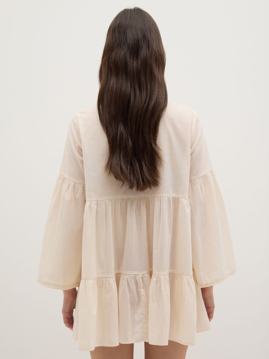 Short beach cover-up with embroidery in pure cotton_3