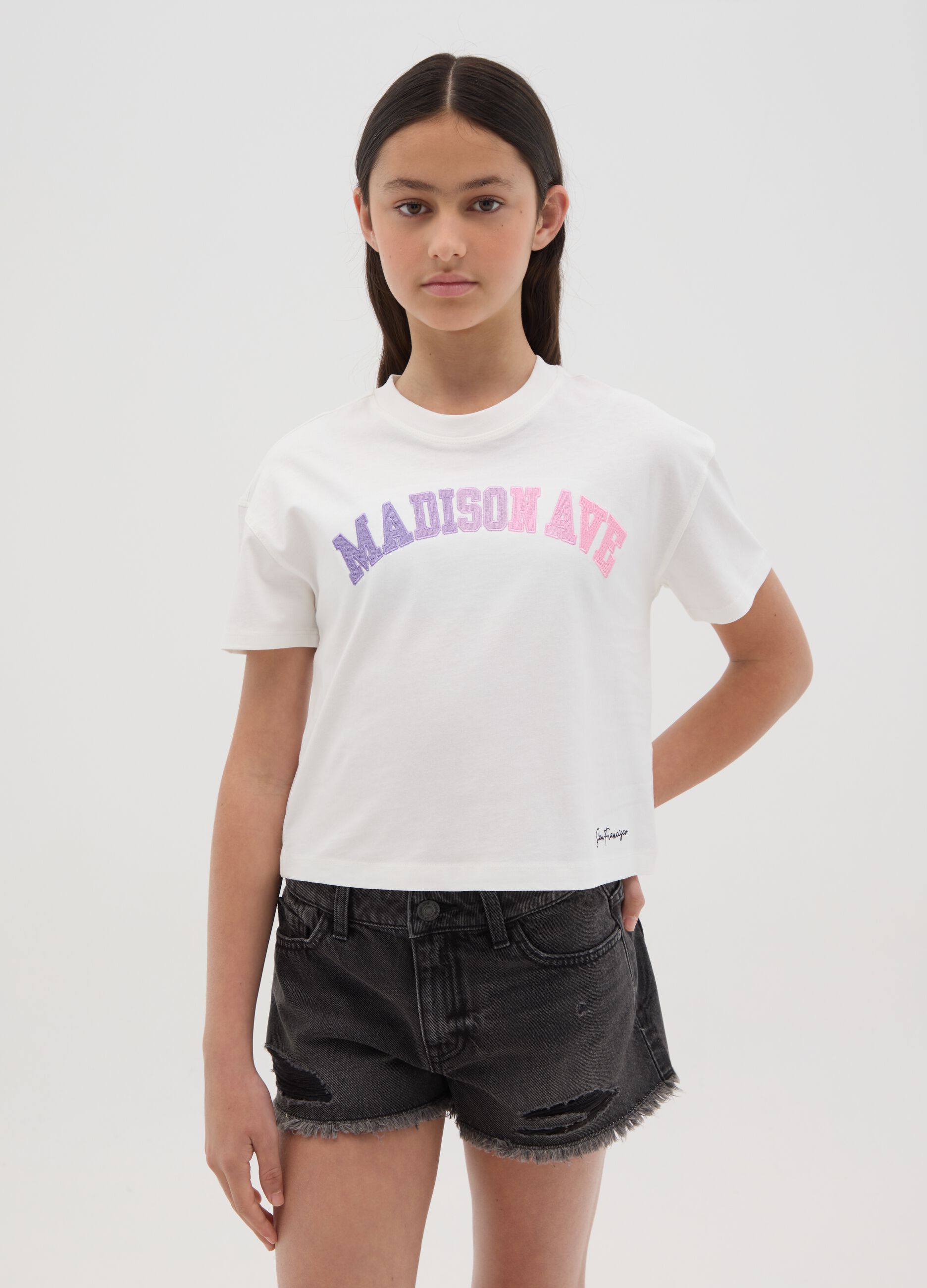 T-shirt da ragazza in puro cotone bianca regular fit con stampa