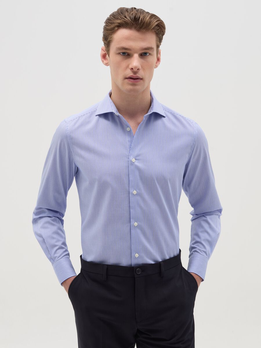 Slim-fit easy-iron shirt with thin stripes_0