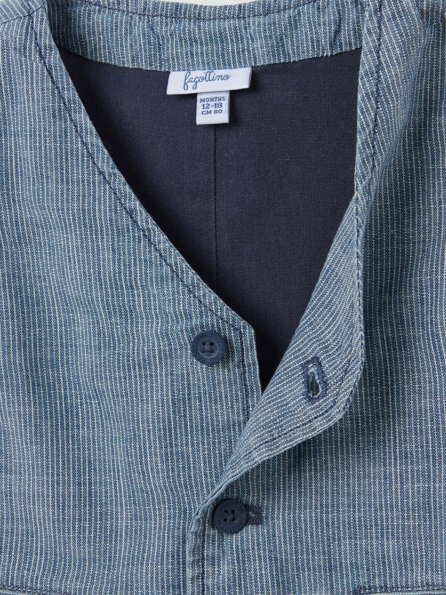 Cotton gilet with thin striped pattern_3