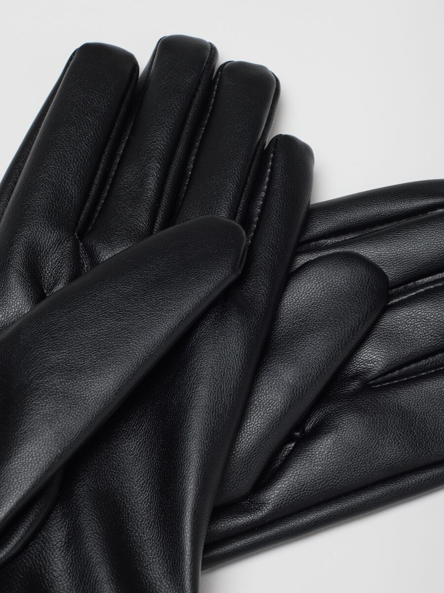 Black Gloves_1