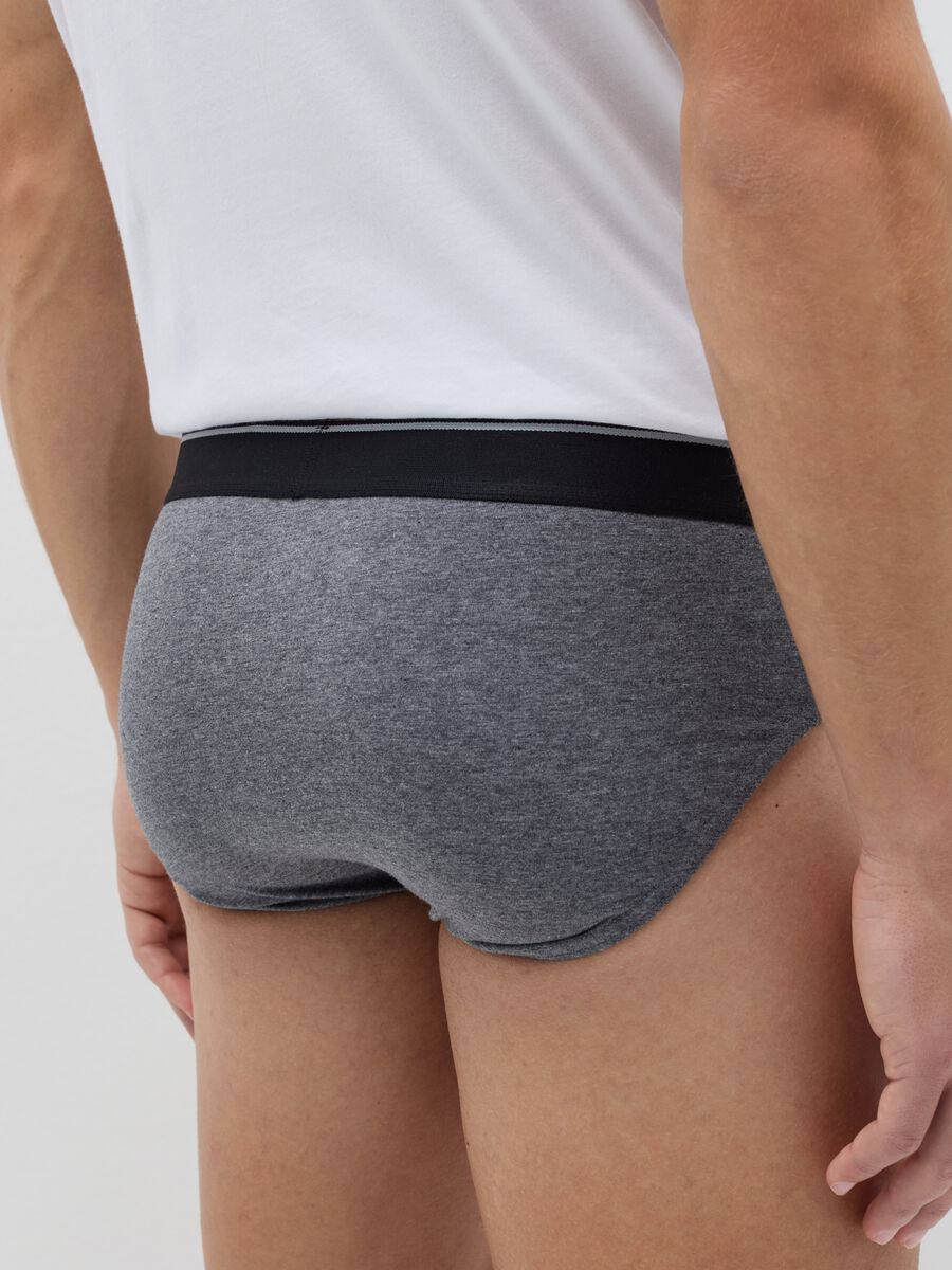 Three-pair pack briefs in stretch cotton with piping_3