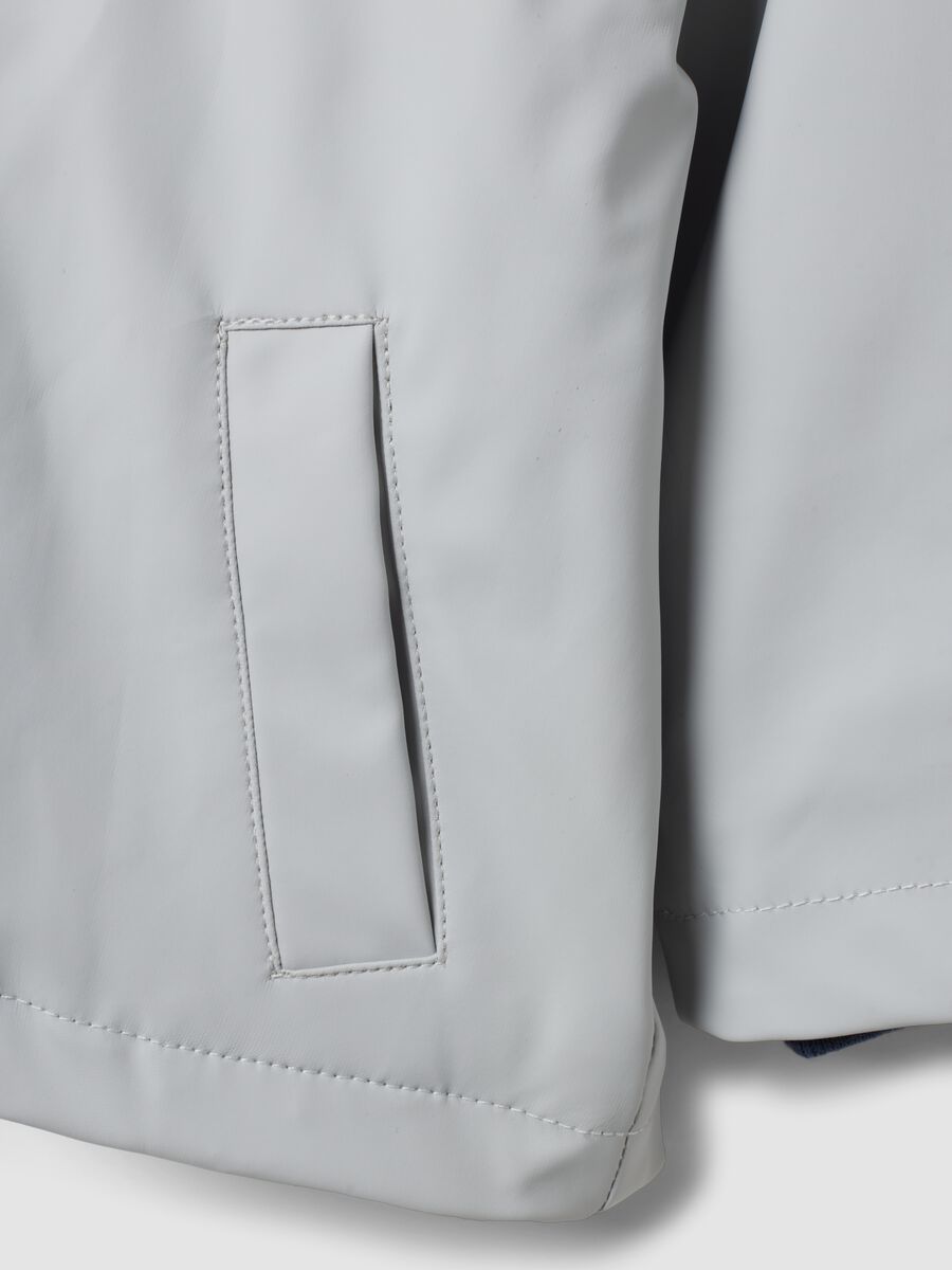 Giacca idrorepellente grigia con cappuccio e zip per bimbo_3