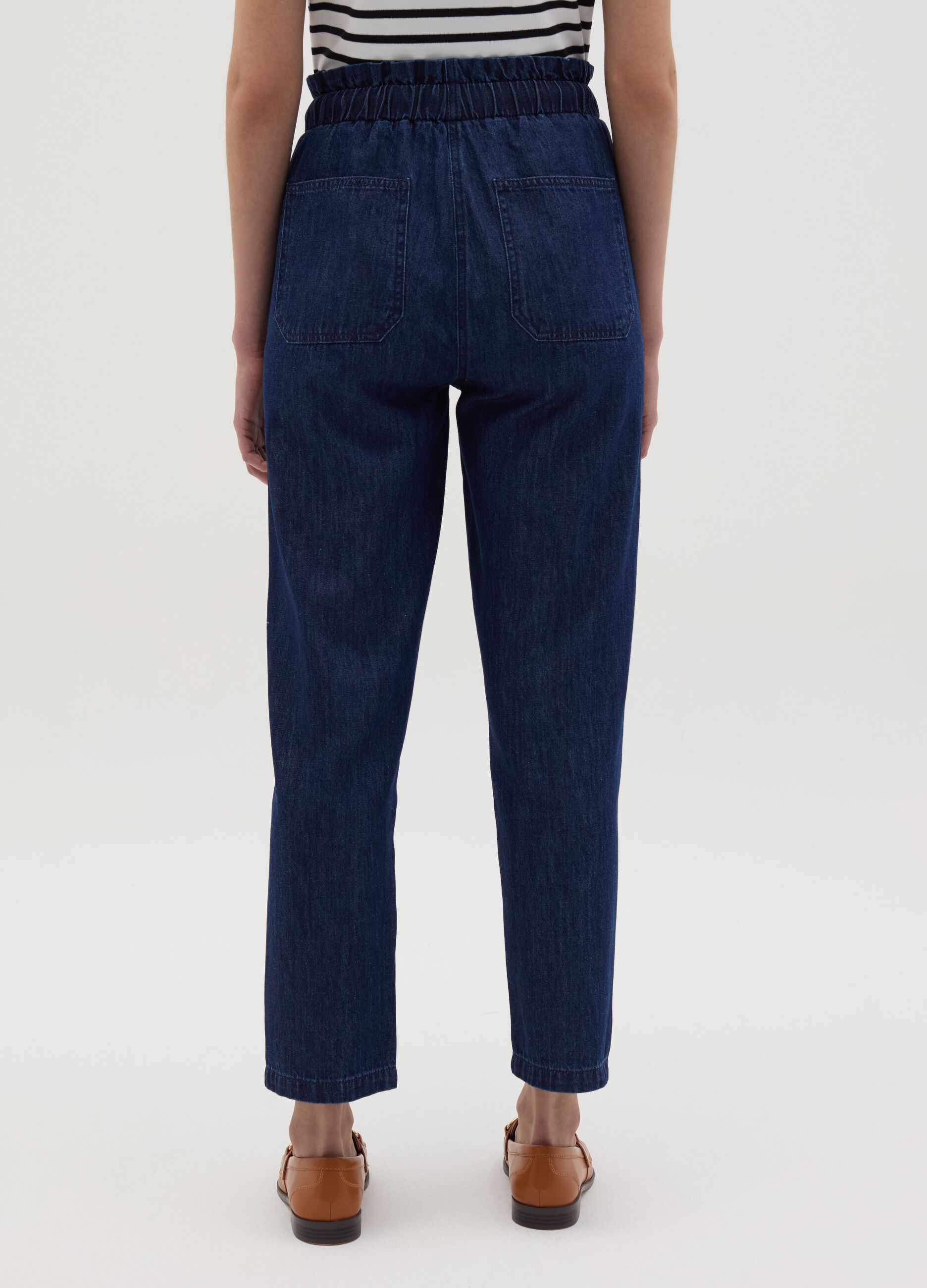 Cropped joggers in denim with drawstring