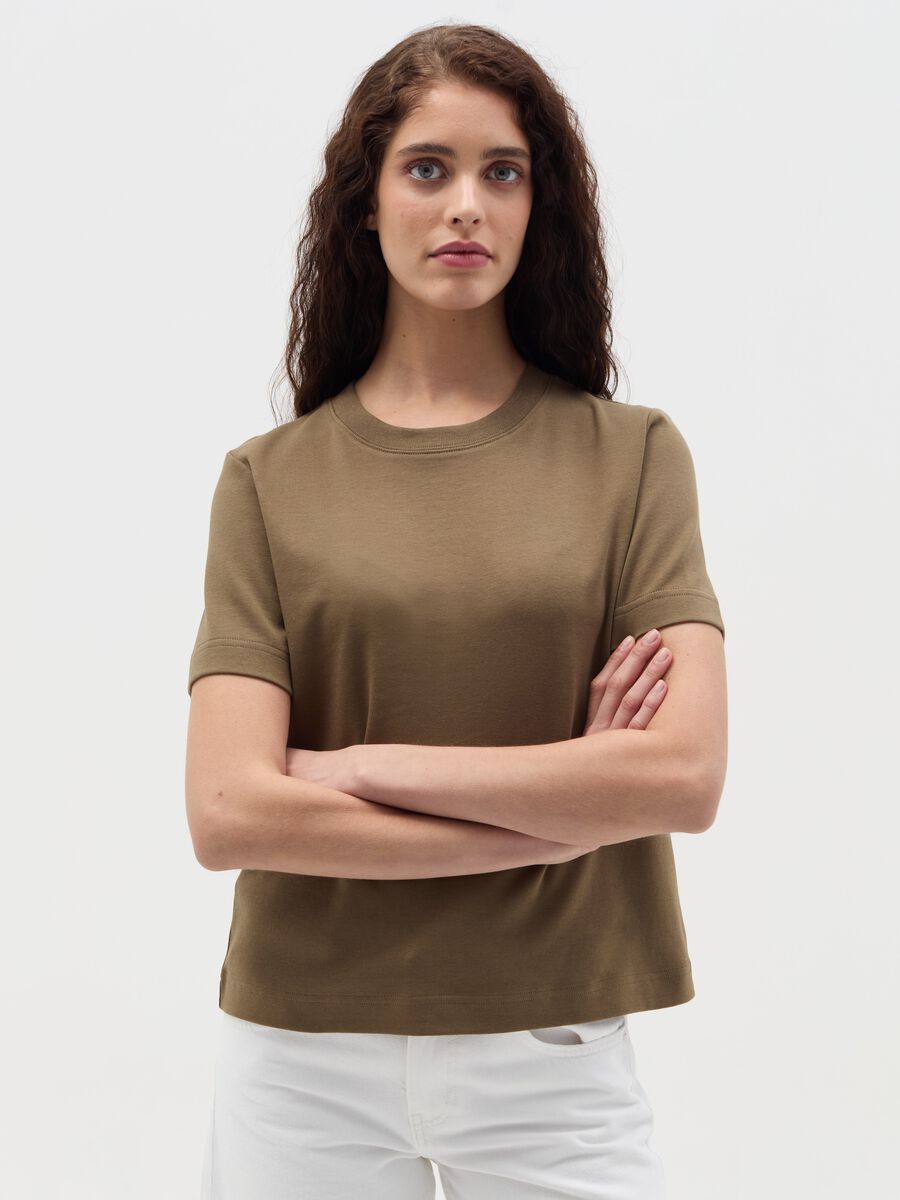 Solid colour T-shirt with round neck_0
