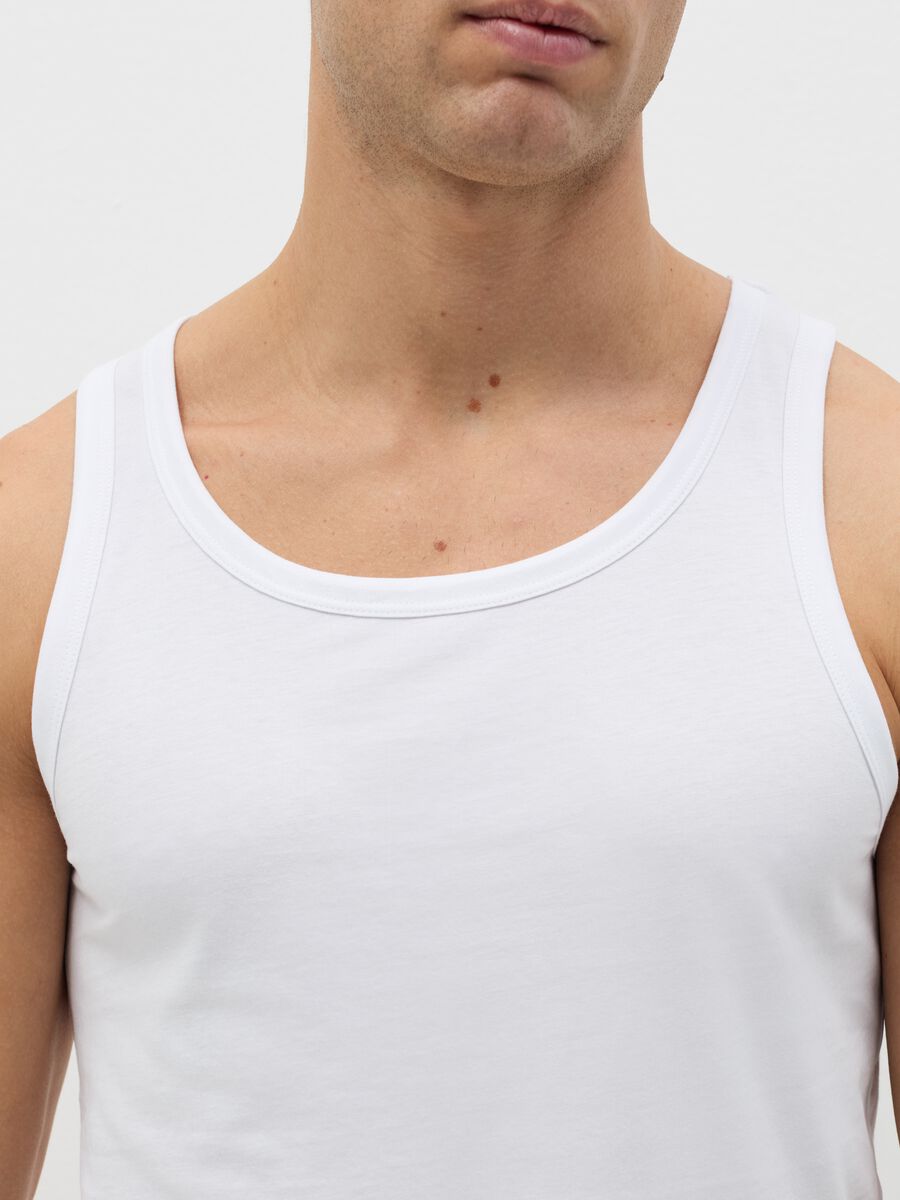 Organic cotton racerback vest with round neck_2