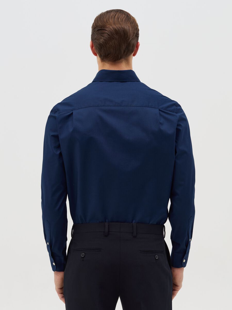 Regular-fit easy-iron shirt with button-down collar_2