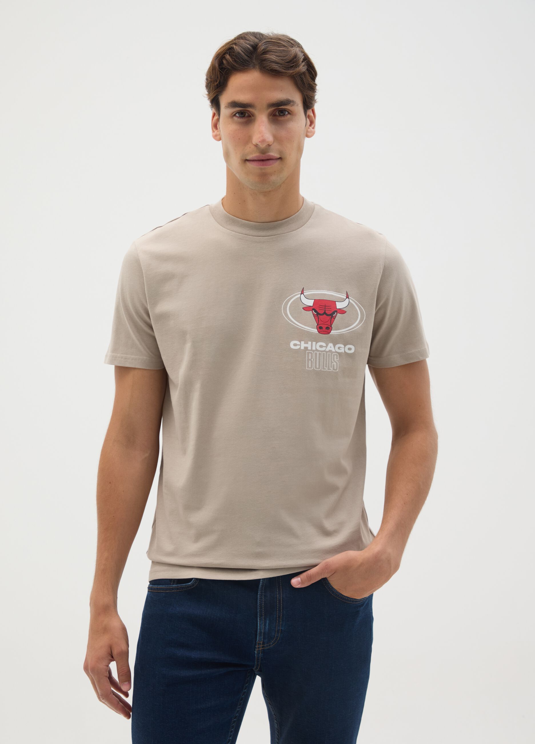 T-shirt in puro cotone beige con stampa Chicago Bulls