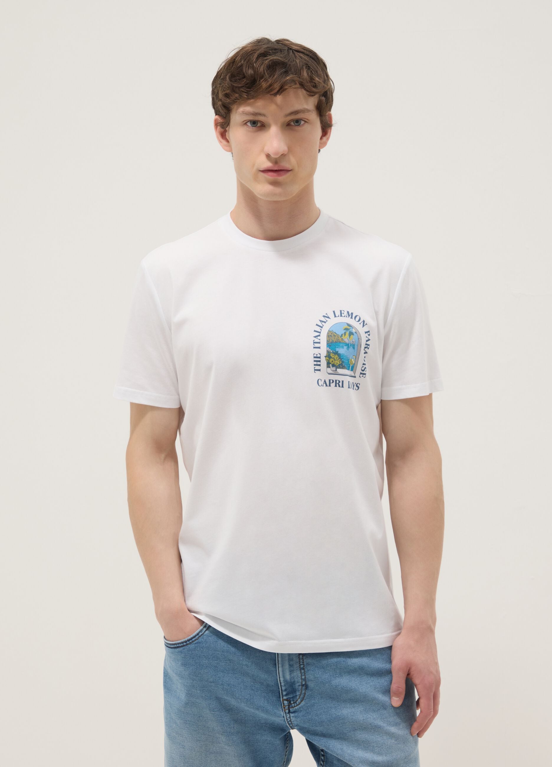 White pure cotton T-shirt with chest print, regular fit