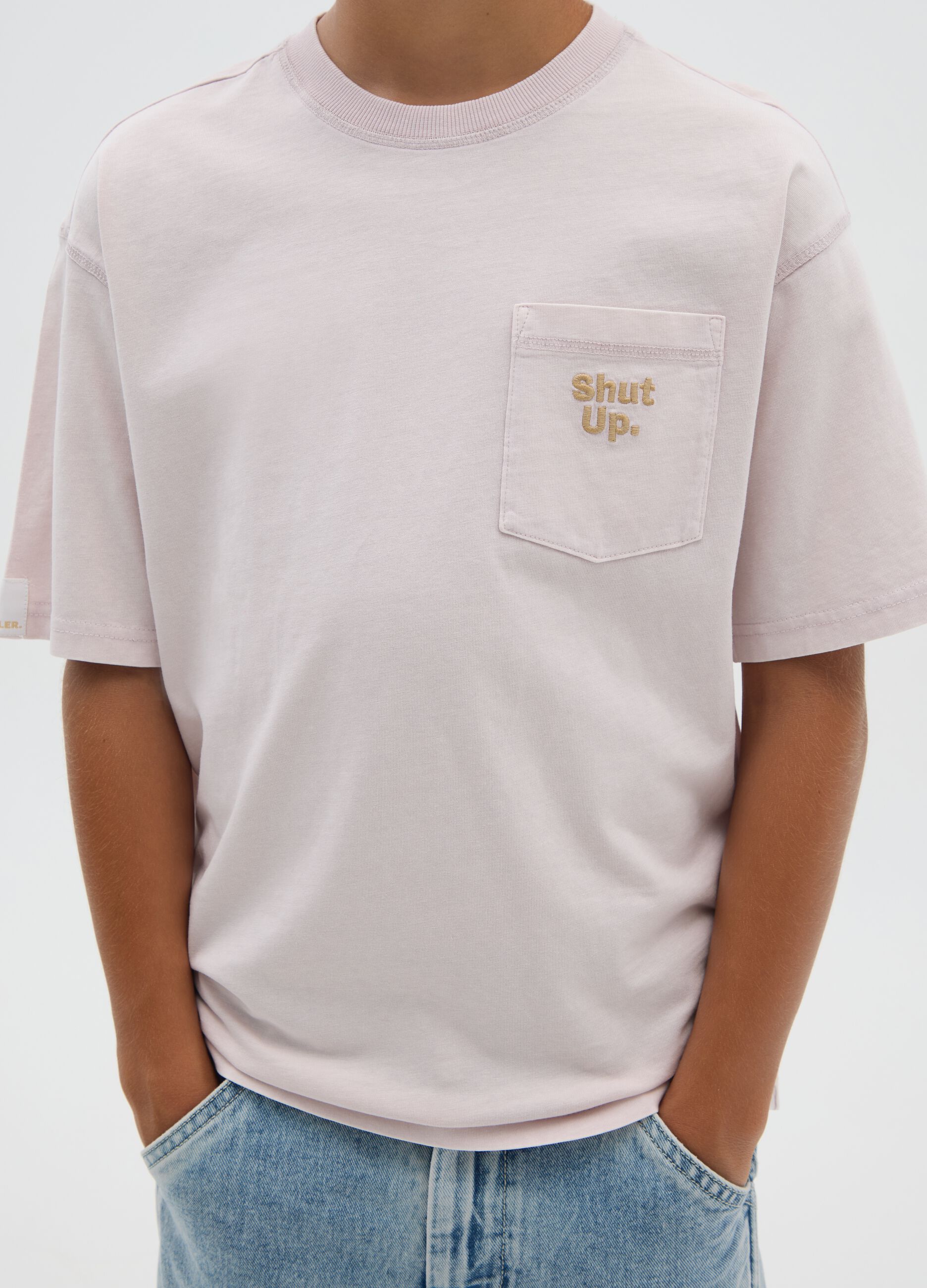 Boy's pure cotton pink regular fit t-shirt with a pocket