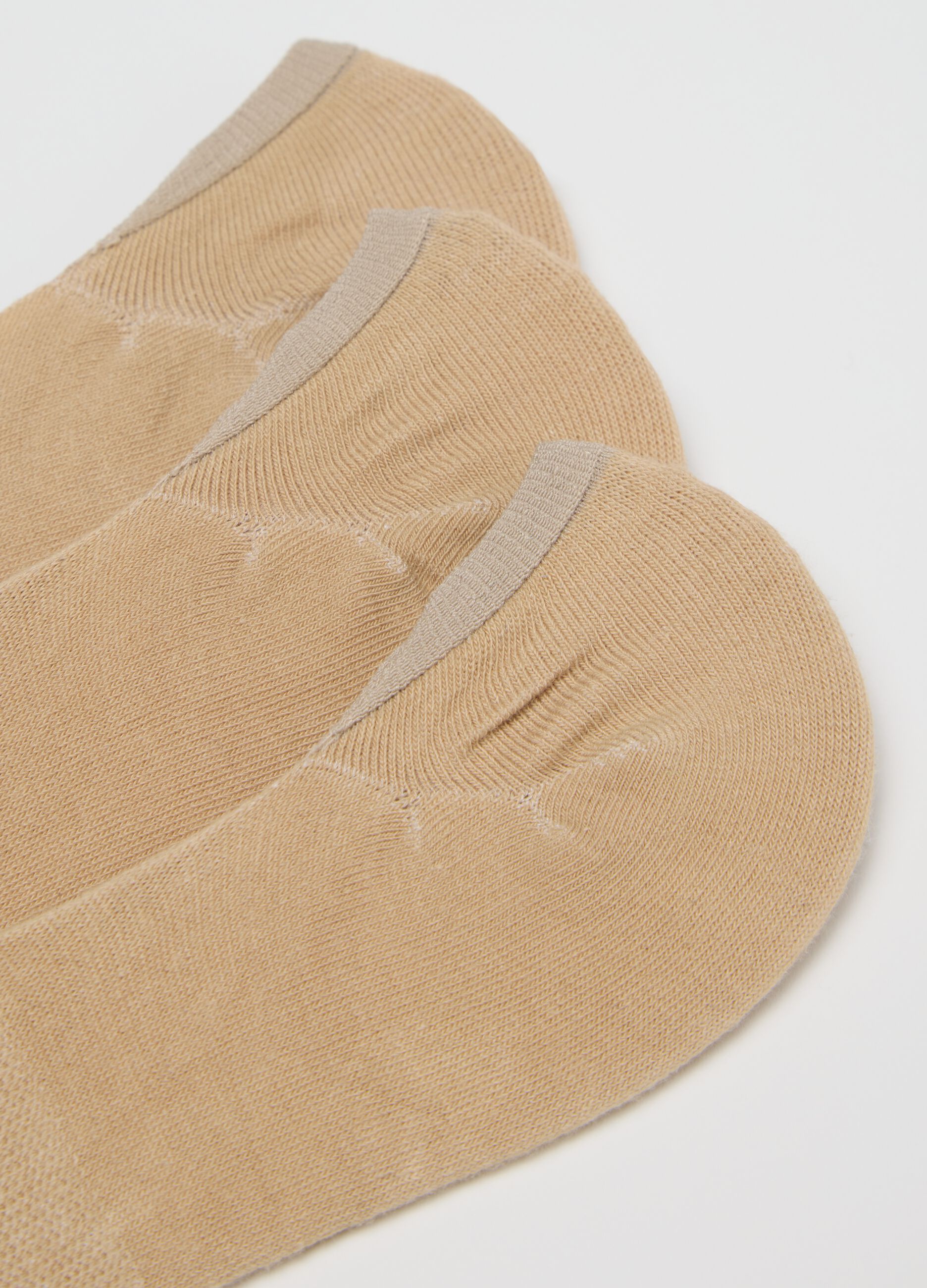 Three-pack beige stretch pop socks