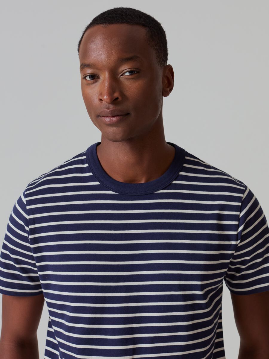 Cotton T-shirt with striped pattern_0