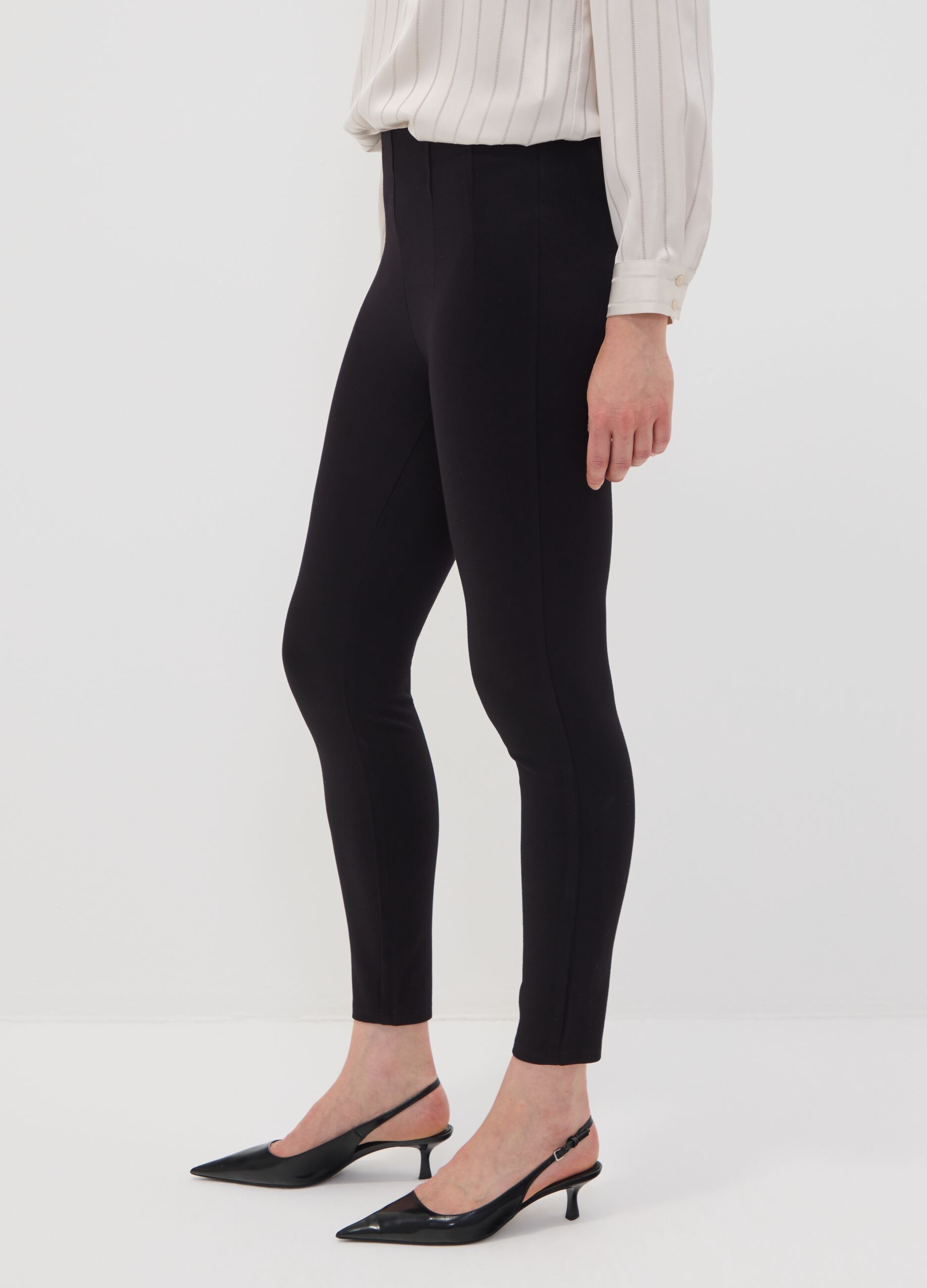 Leggings neri in punto Milano di viscosa elasticizzata slim fit