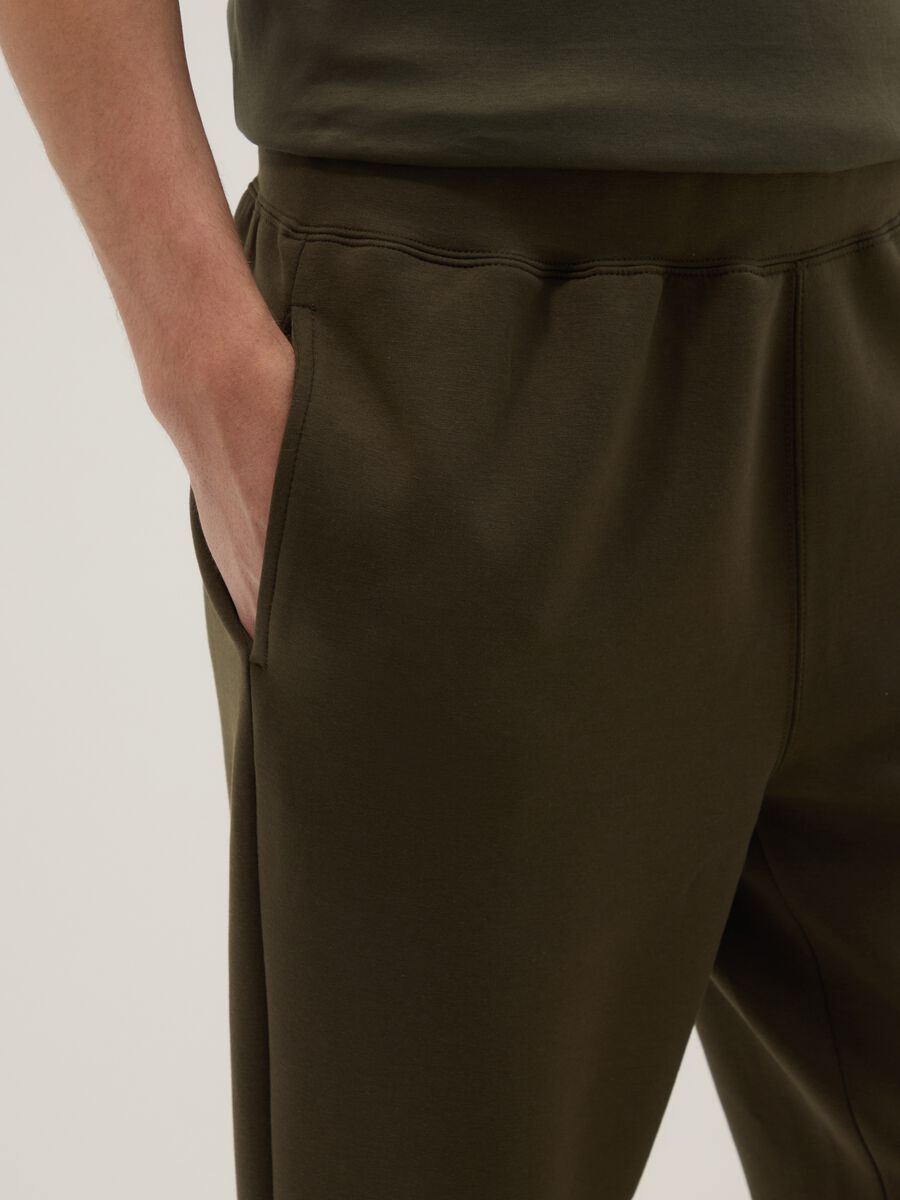 Pantaloni jogger in misto cotone marroni regular fit_3