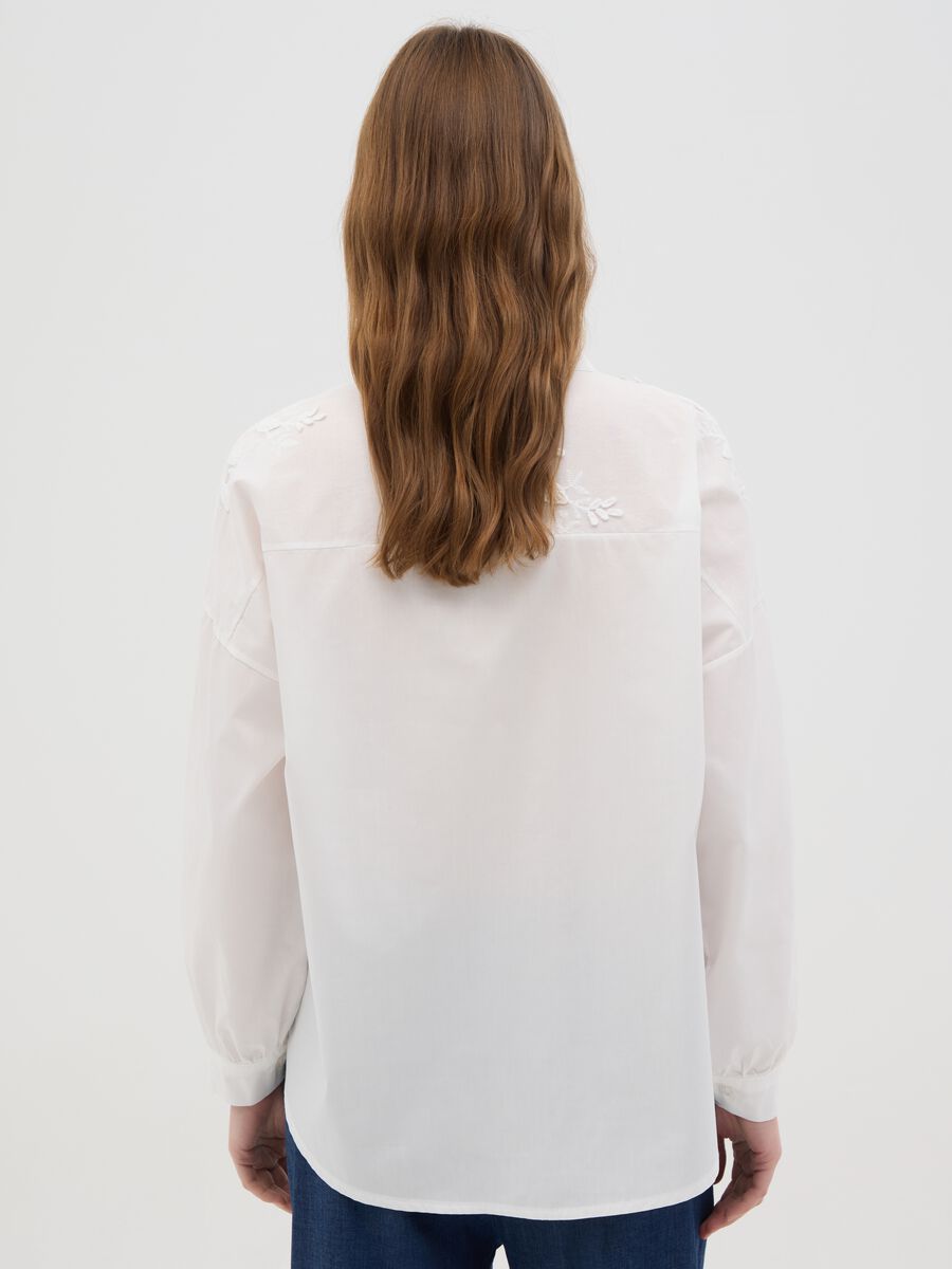 Camicia oversize da donna in puro cotone bianca regular fit_2