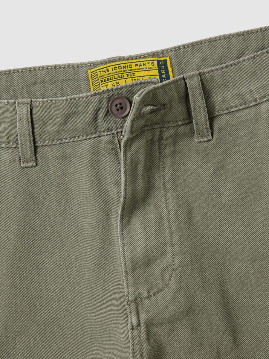 Bermuda da uomo in puro cotone verde regular fit_1