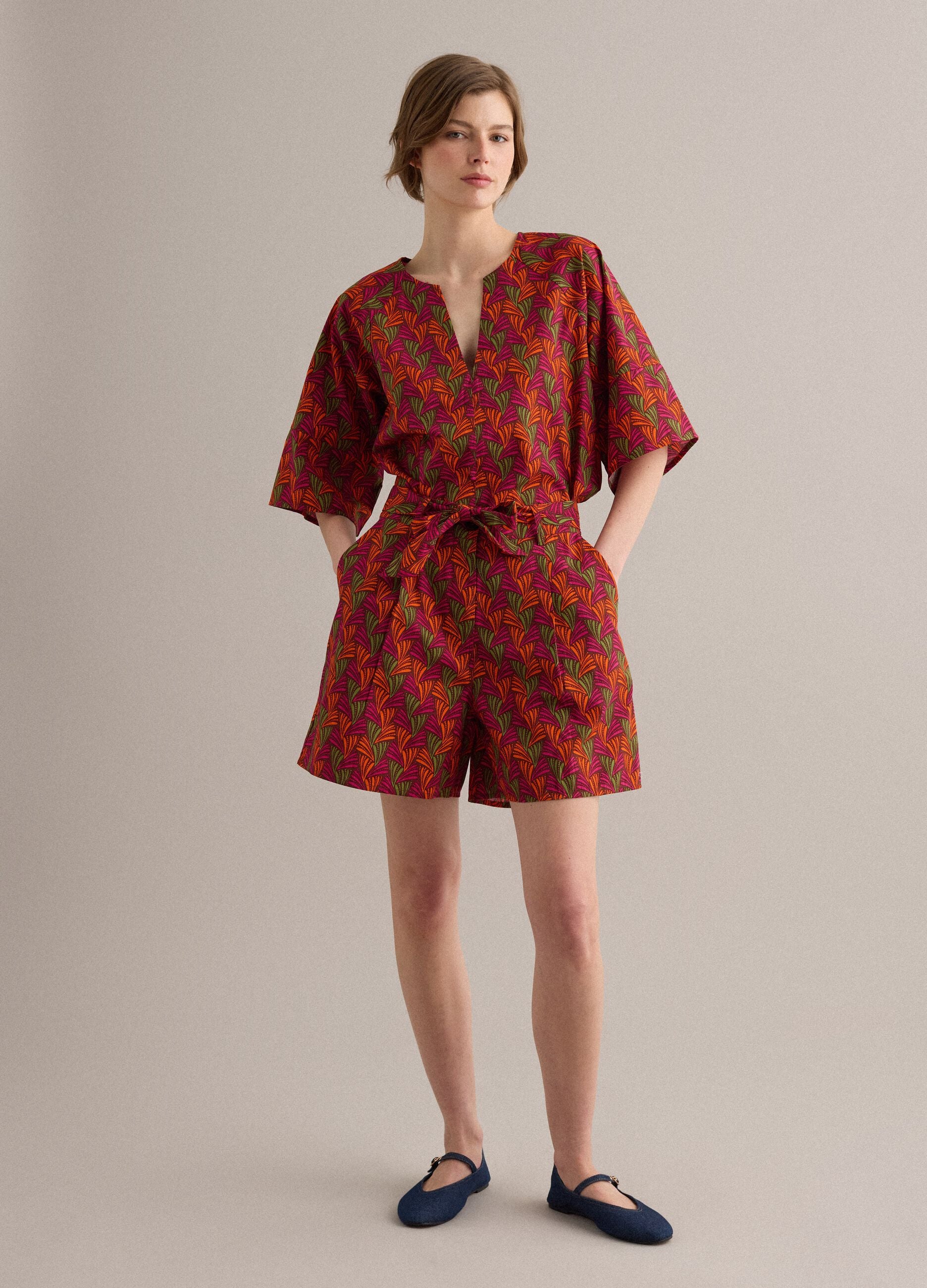 Shorts rossi in puro cotone con stampa