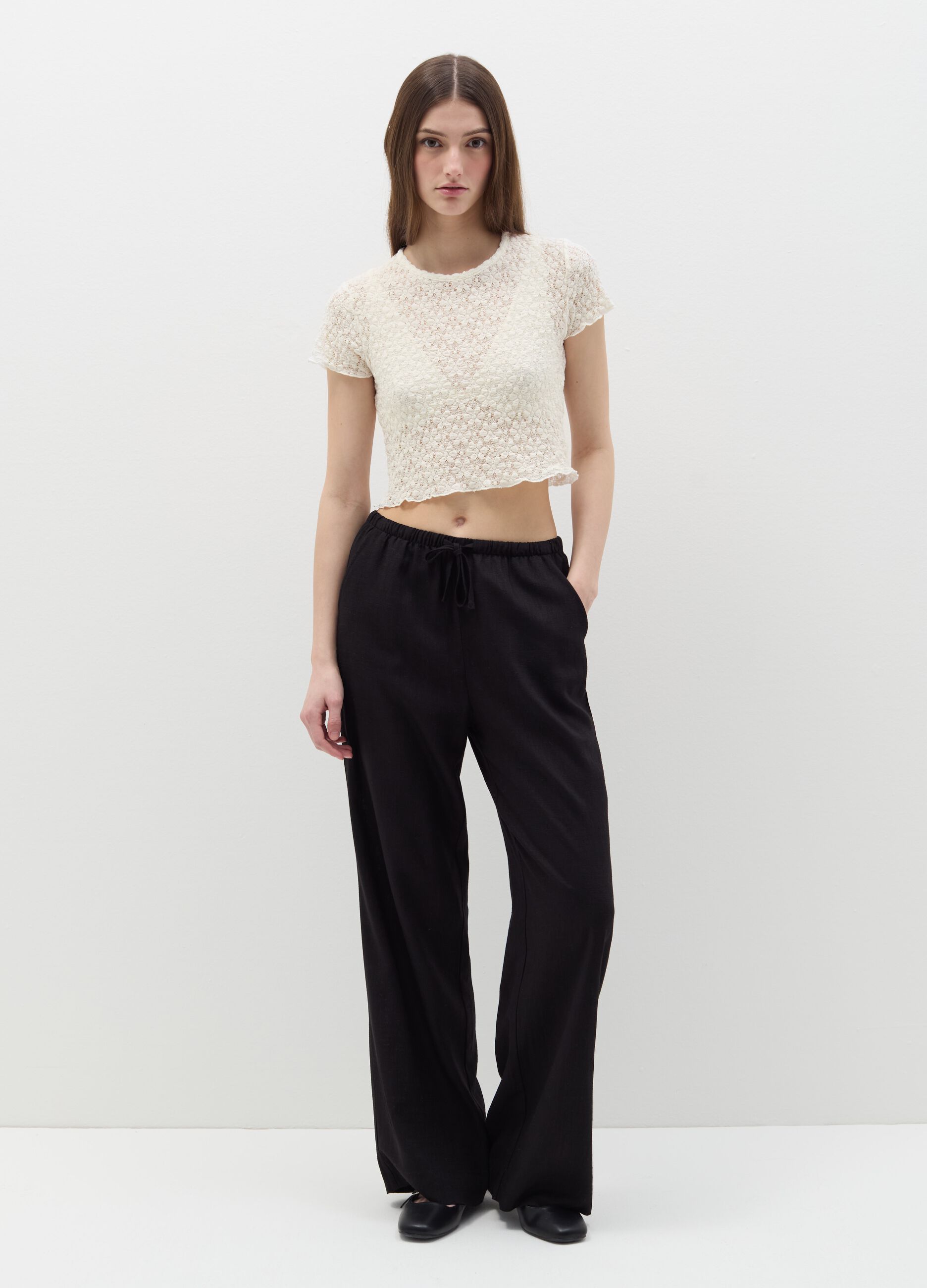 Relaxed-fit trousers in viscose and linen