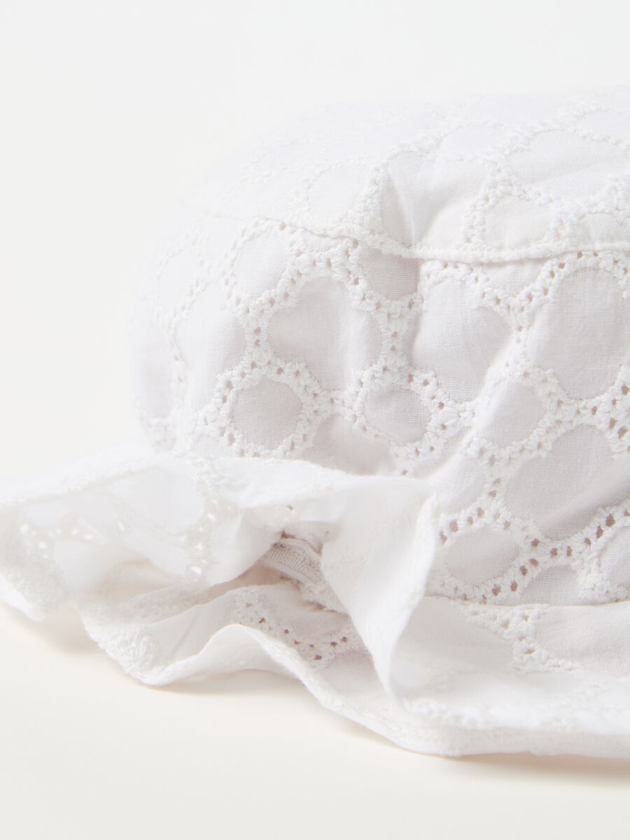 Hat in broderie anglaise_2