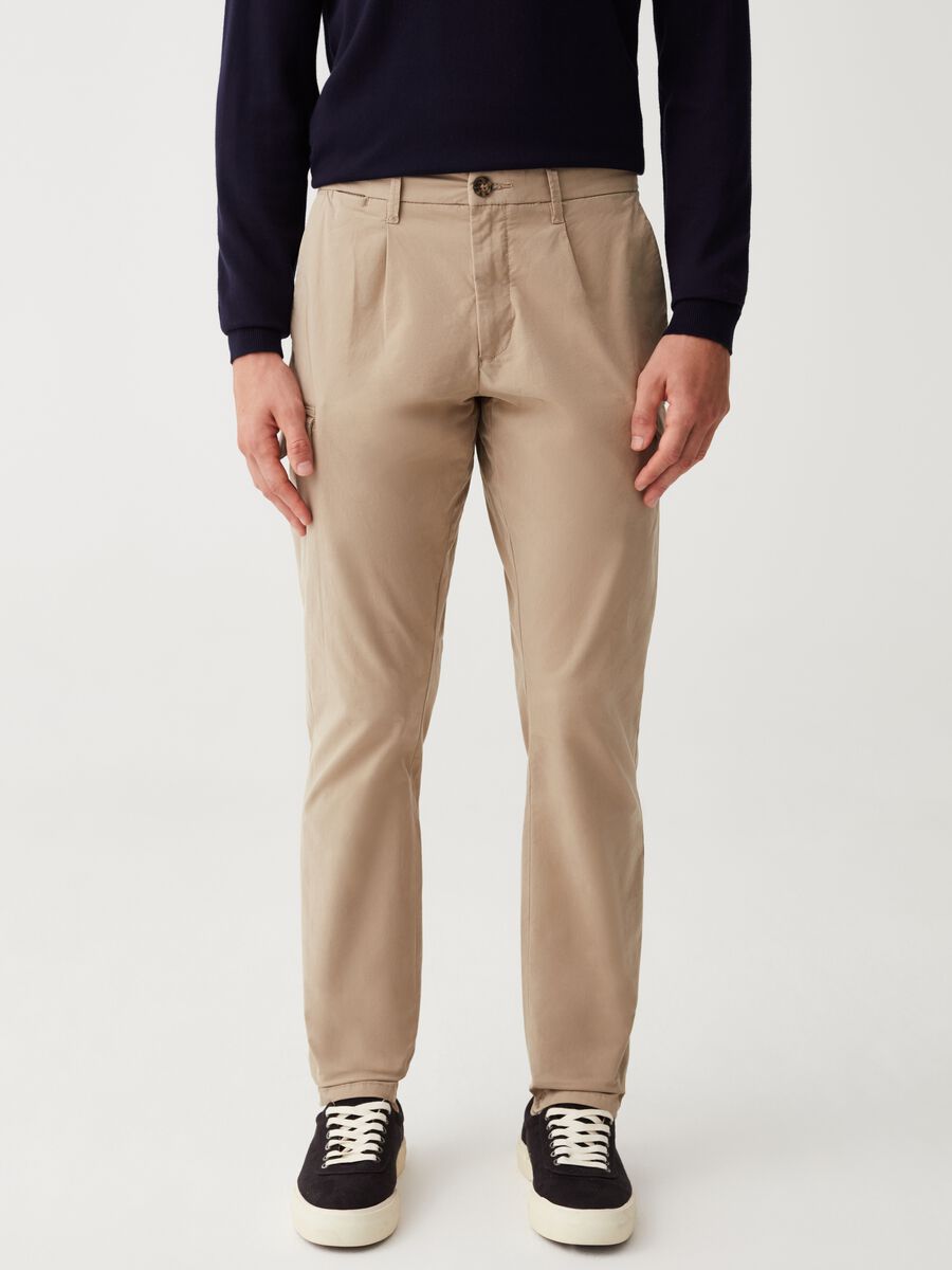 Pantaloni cargo con pinces_1
