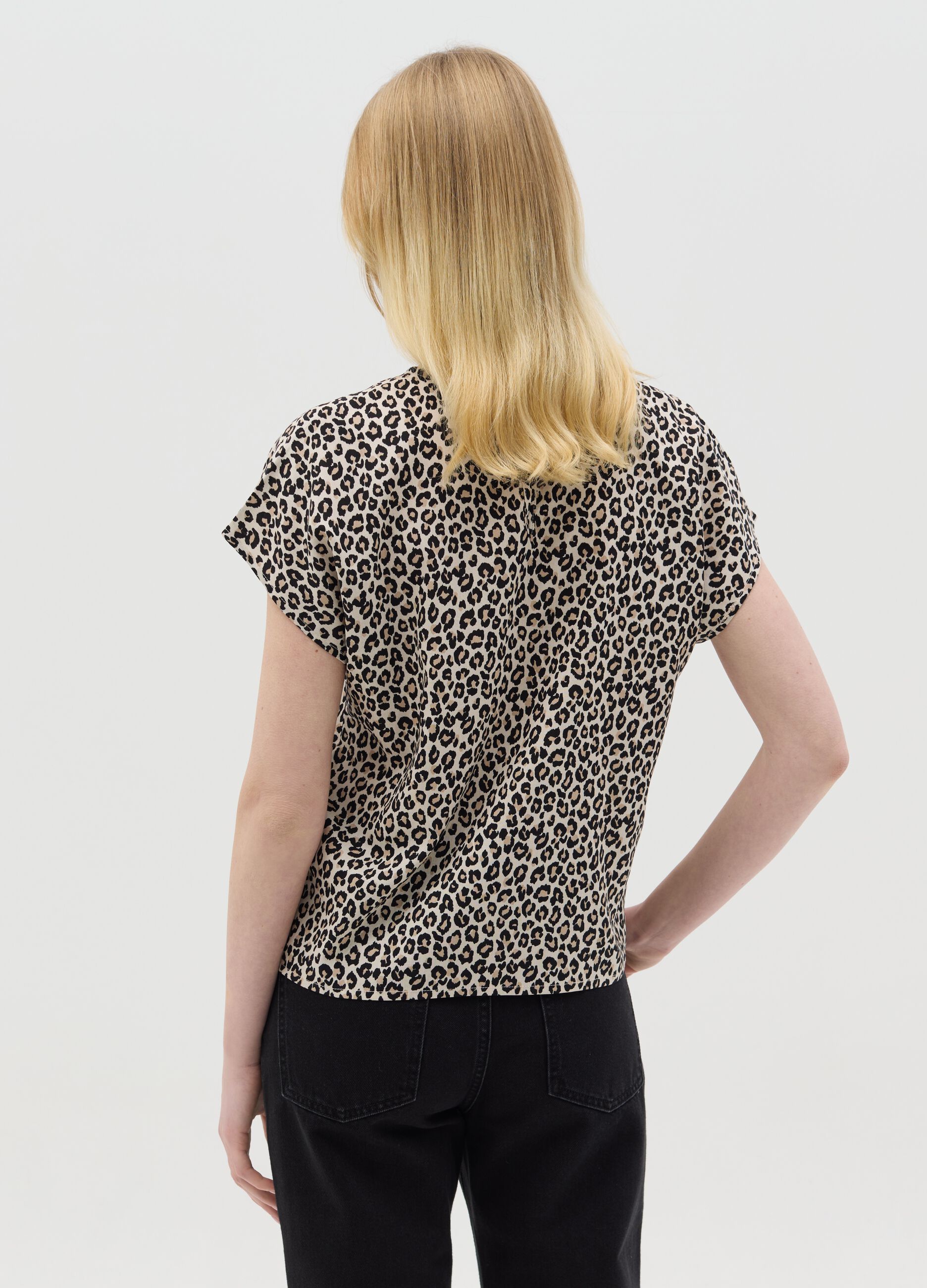 Blusa beige a maniche corte in viscosa