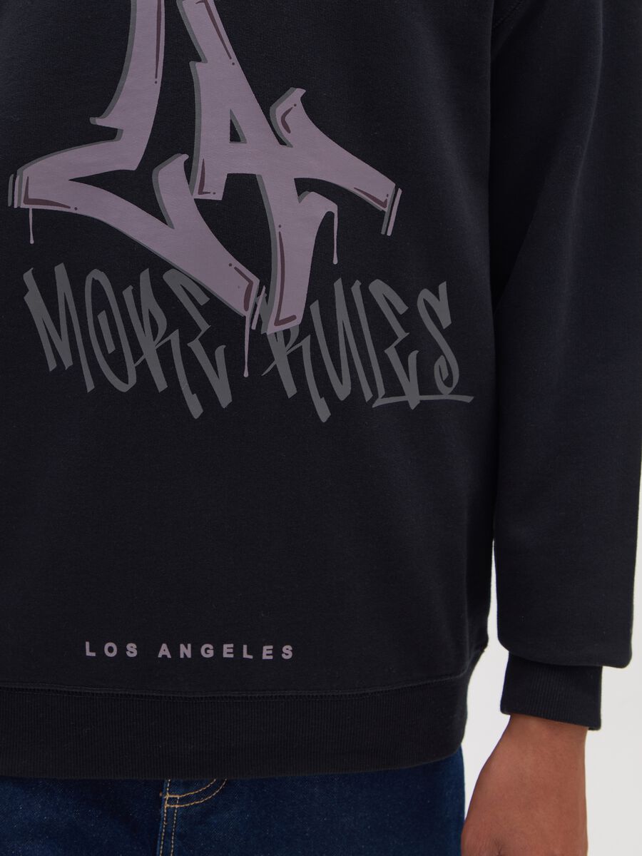 Felpa da ragazzo in puro cotone nera oversize_2