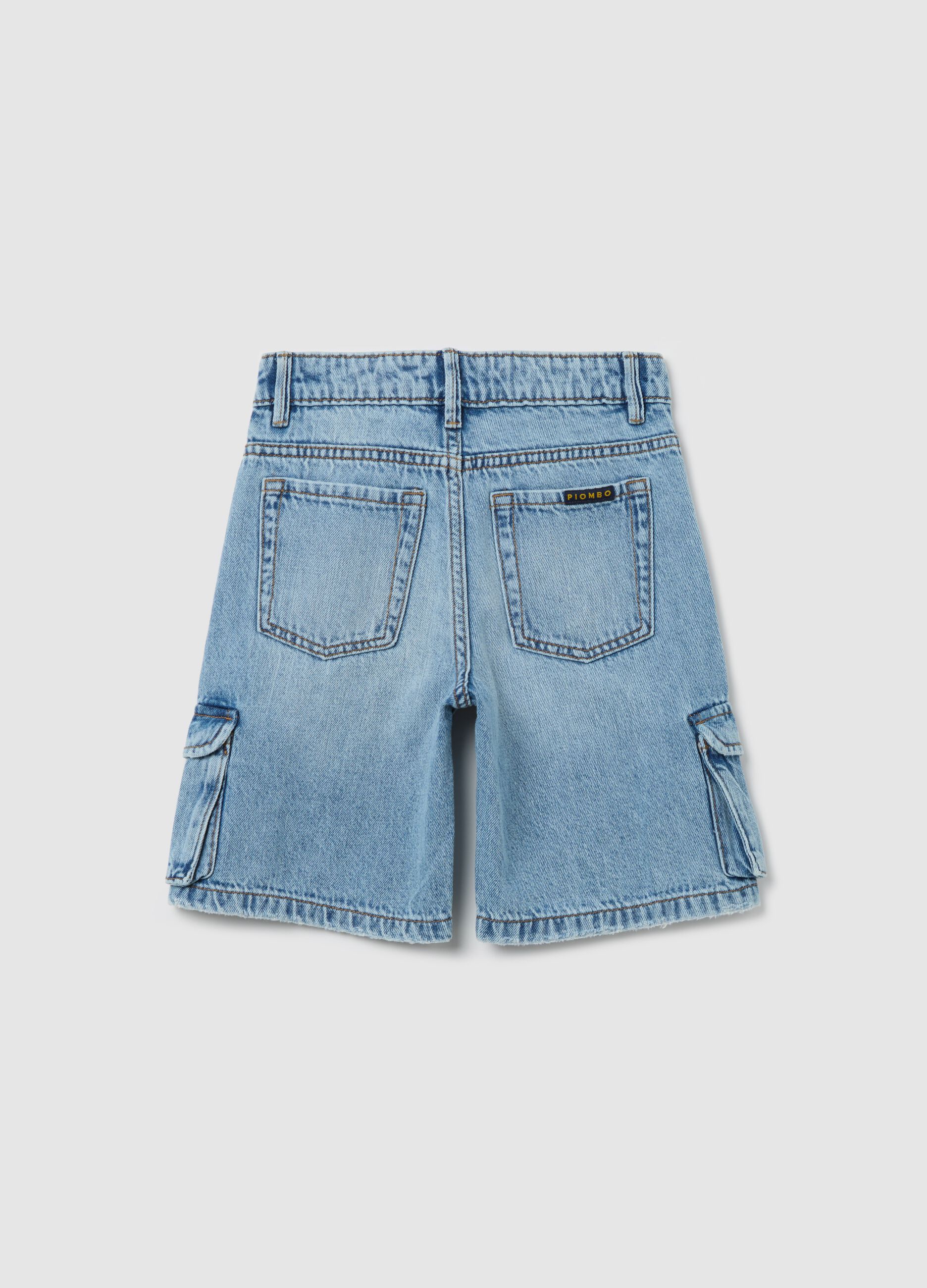Cargo shorts in denim