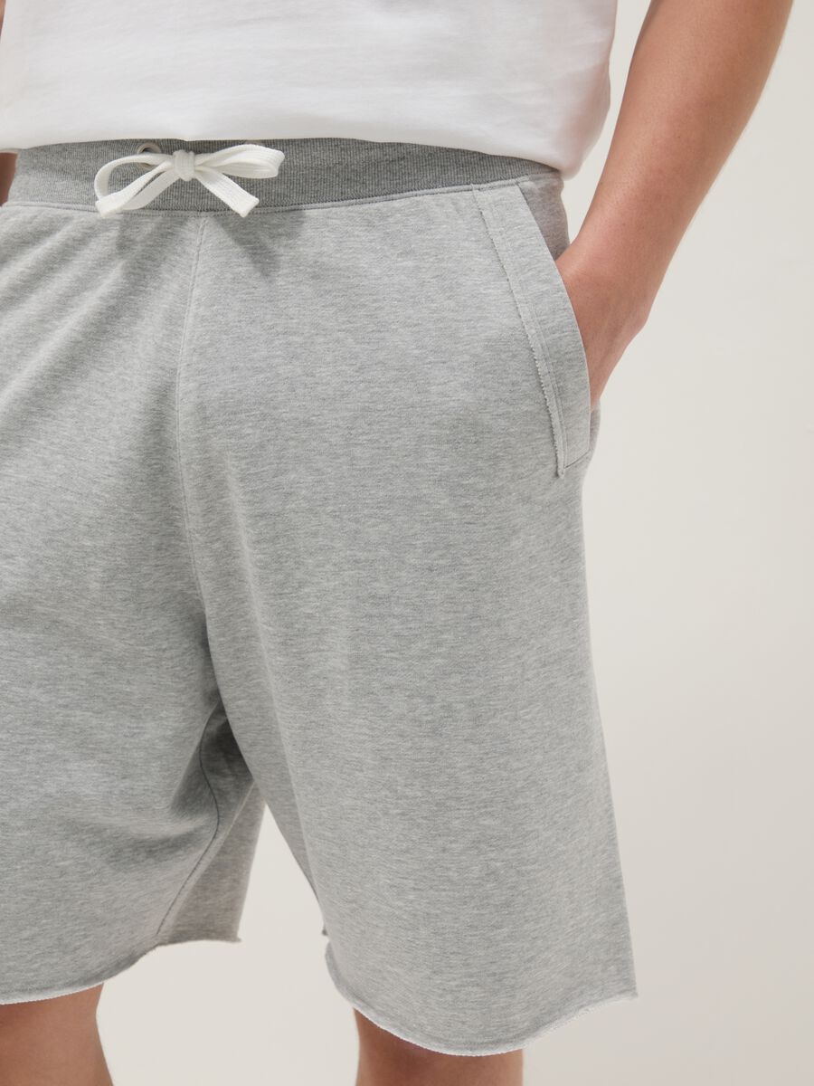 Pantaloni corti grigi in misto cotone relaxed fit_3