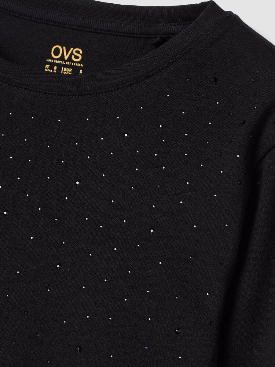 T-shirt nera girocollo in puro cotone con strass regular fit_1