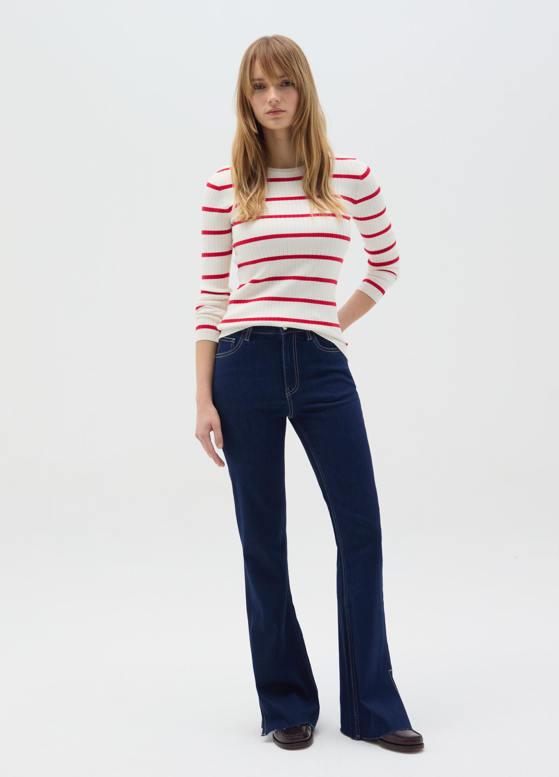 Flat ribbed top with striped pattern