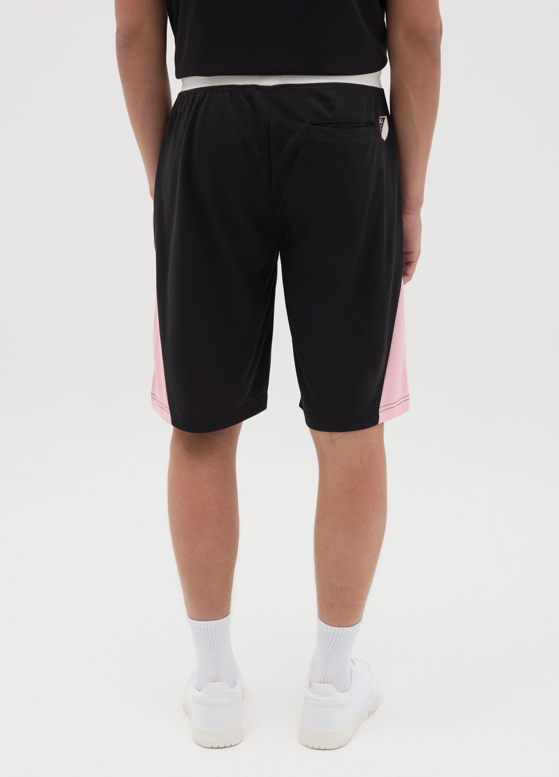 Black Bermuda joggers with pink details