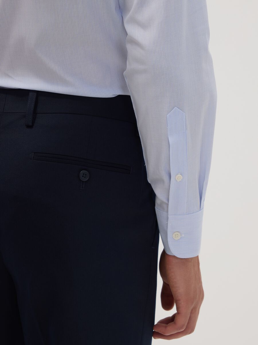 Camicia azzurra in misto cotone a righe sottili easy iron regular fit_3