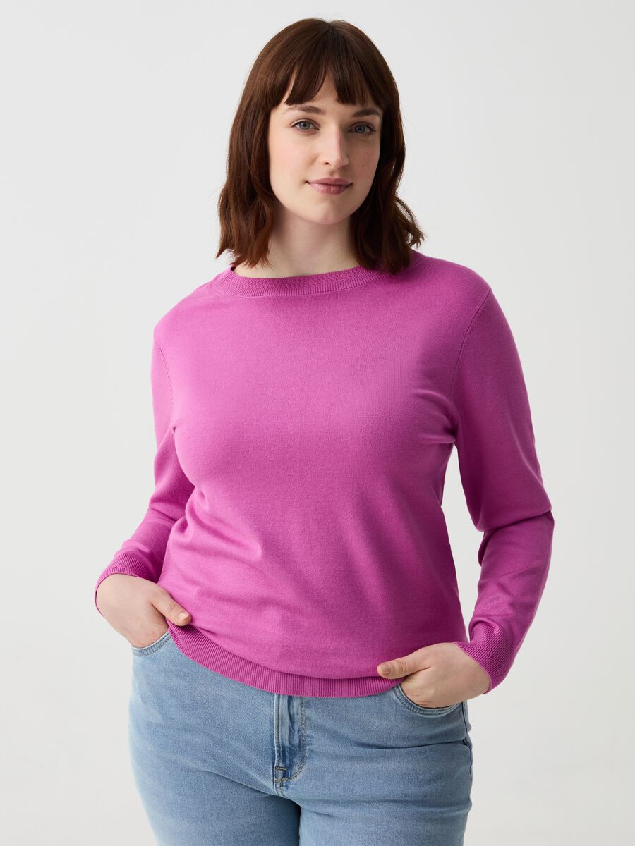 Curvy pullover with round neck_0