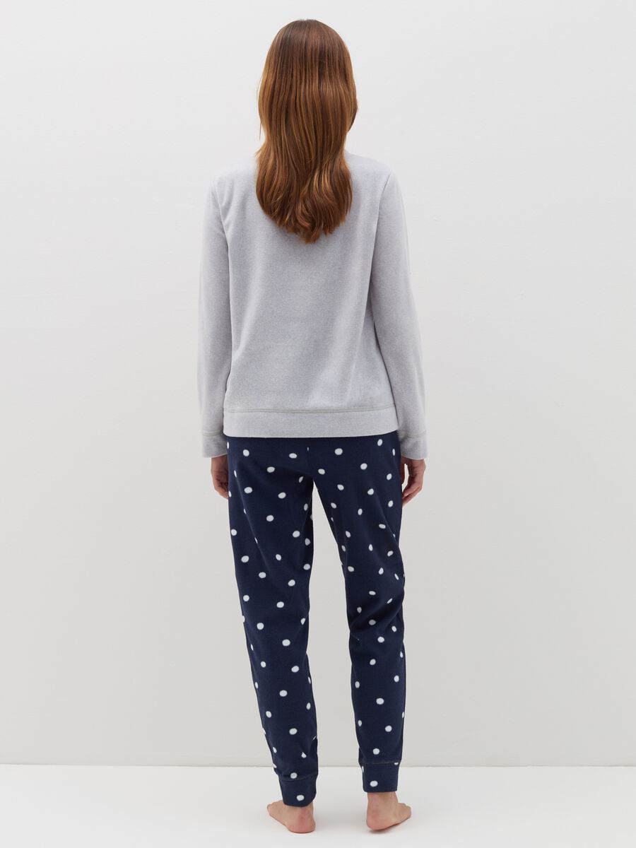 Velour pyjamas with "Winter Holiday" embroidery_2