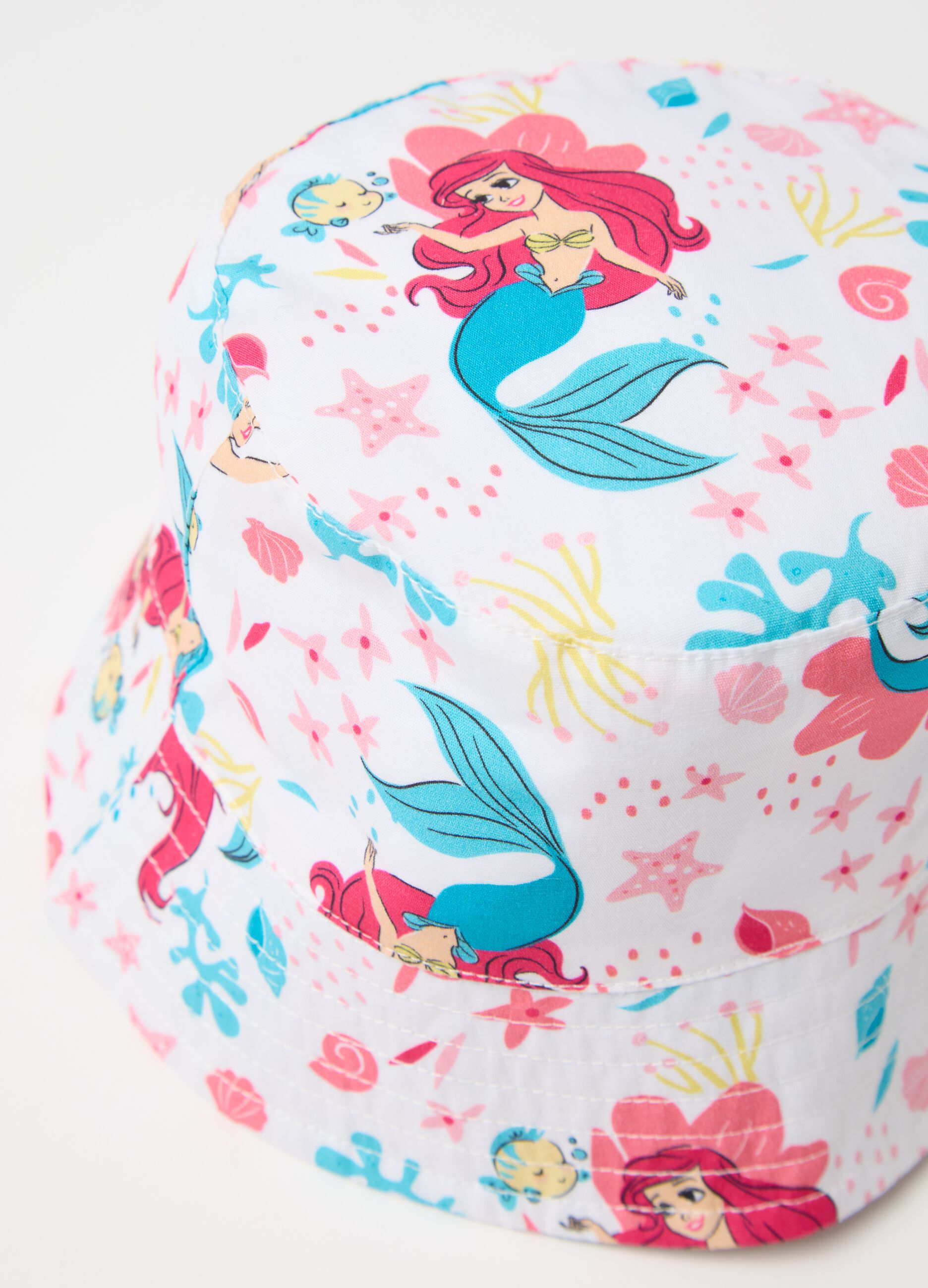 Bucket hat with The Little Mermaid print in cotton