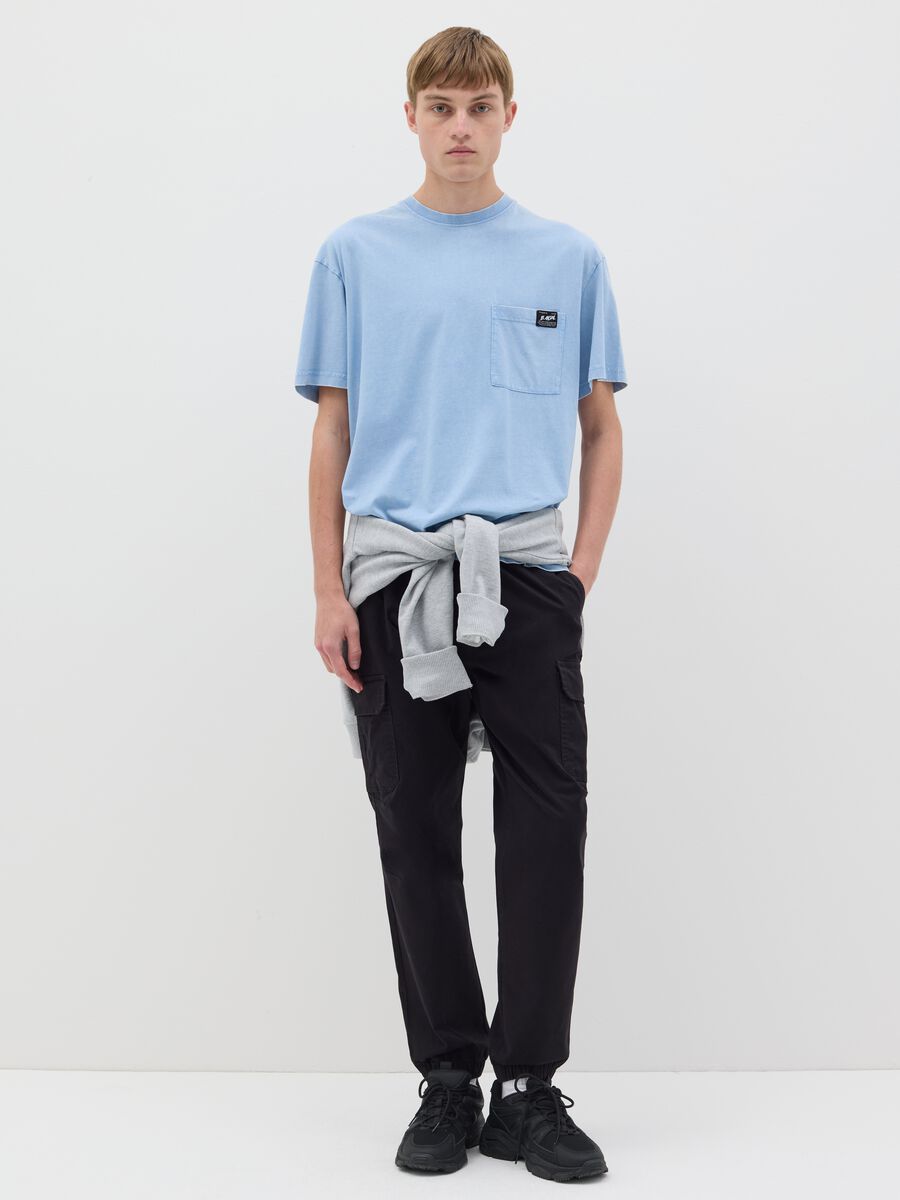 T-shirt in cotone con tasca_1