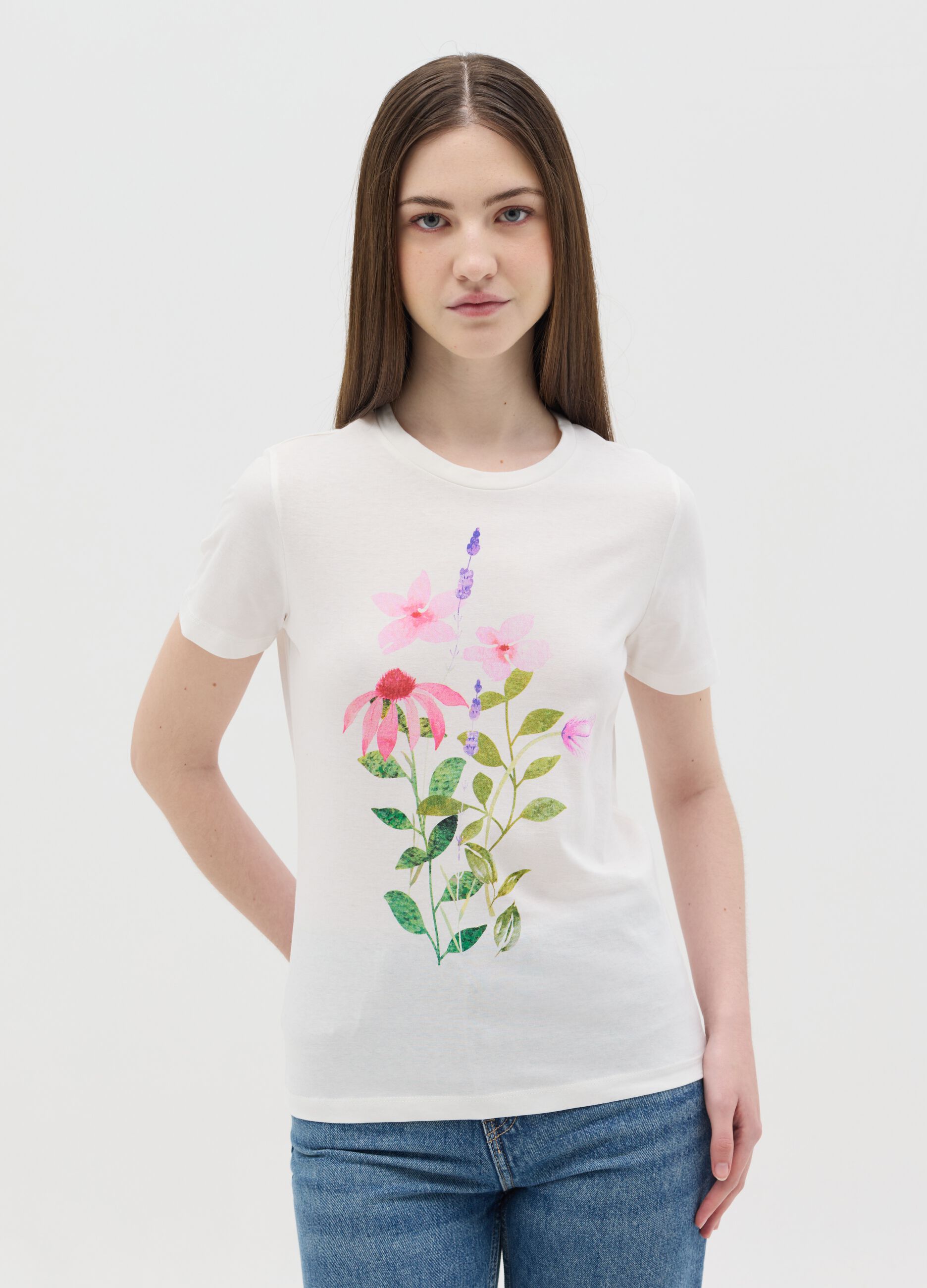 T-shirt bianca in cotone con stampa fiori