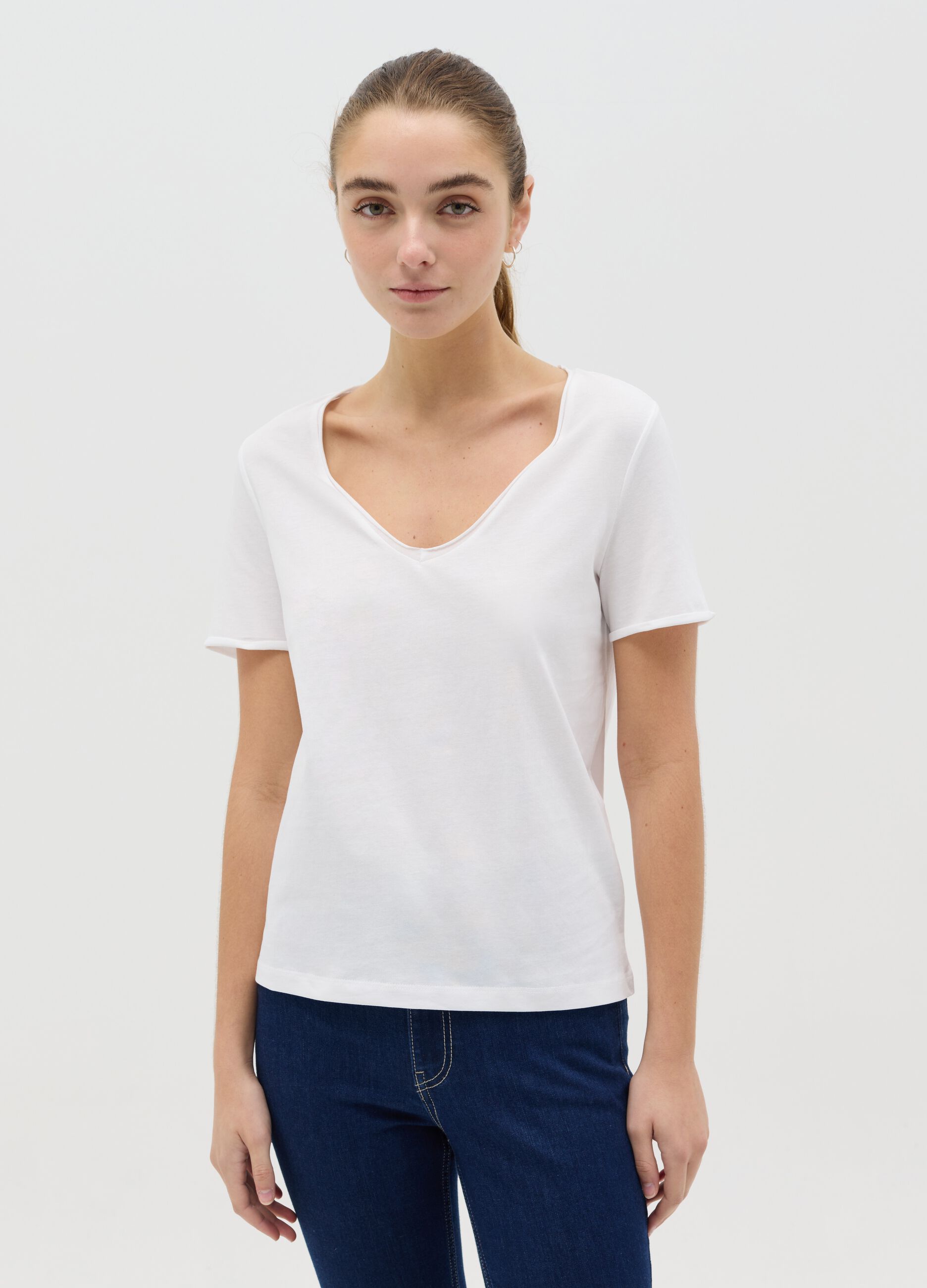 White organic cotton T-shirt with V neck