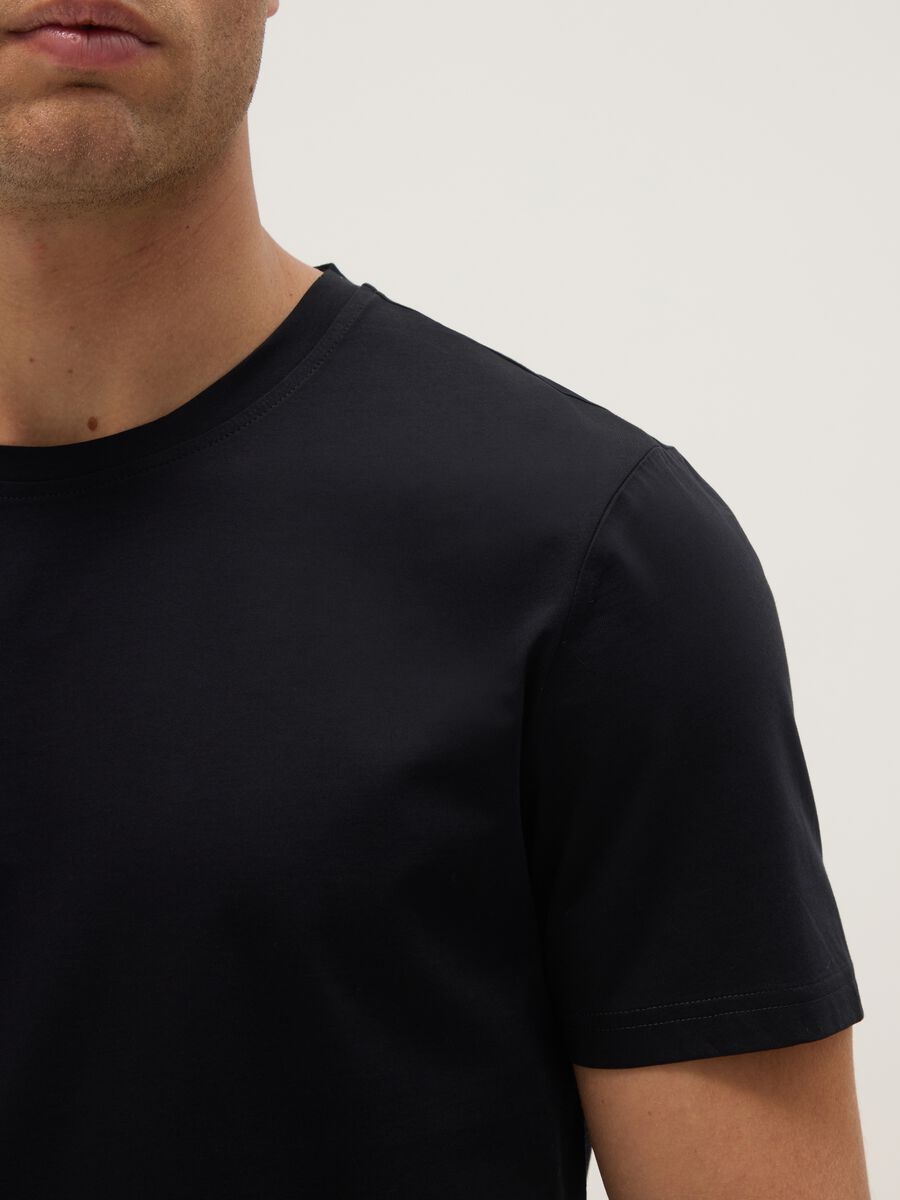 Black pure cotton regular fit t-shirt_3