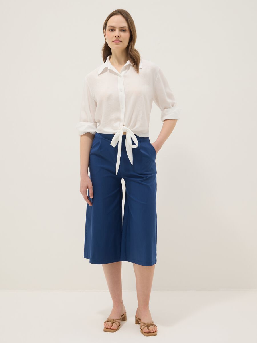 White cropped viscose-blend shirt with knot, regular fit_1