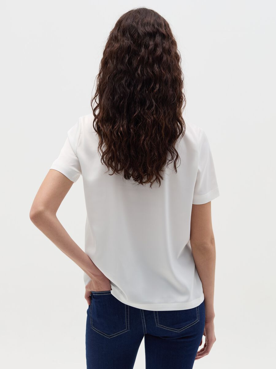 Short-sleeved blouse in satin_3