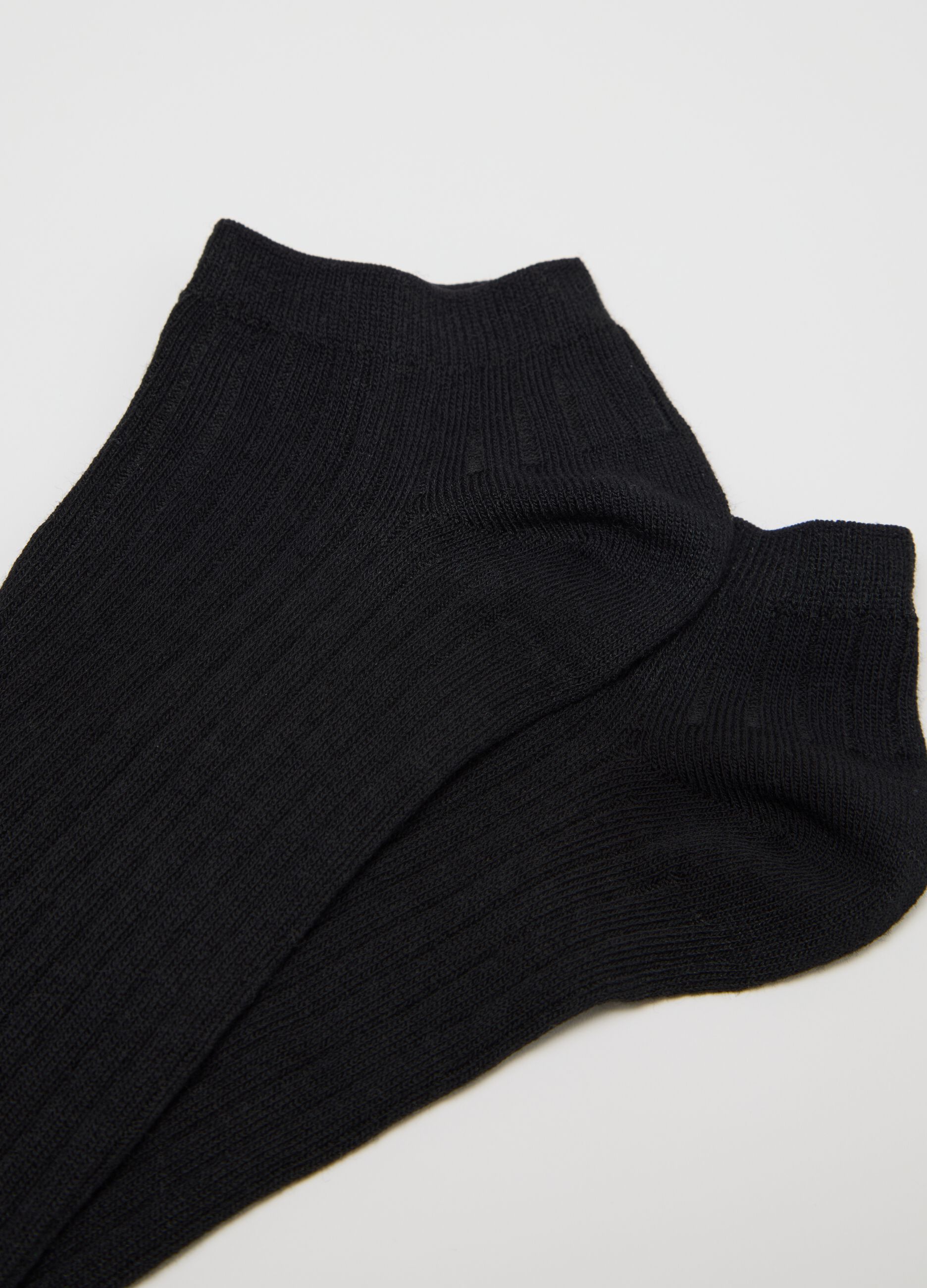 Three-pack black stretch pop socks